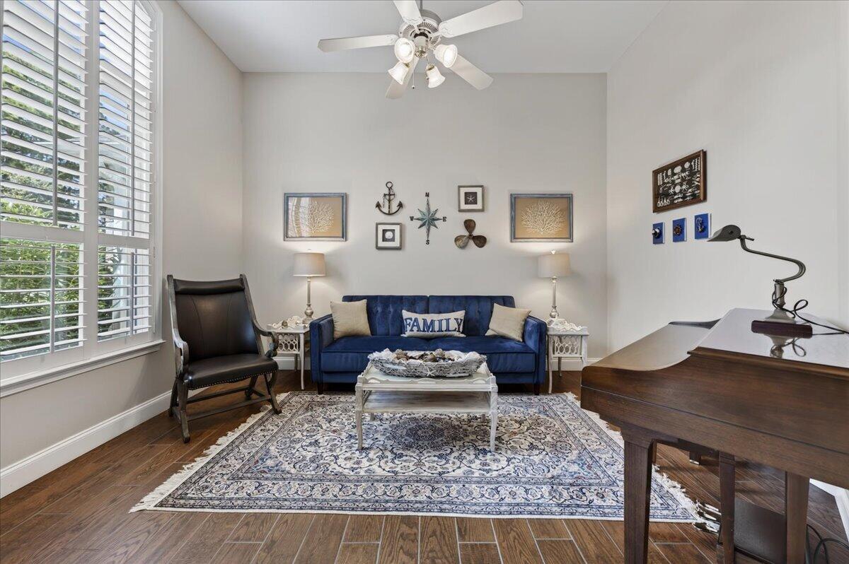 DANA POINTE - Residential