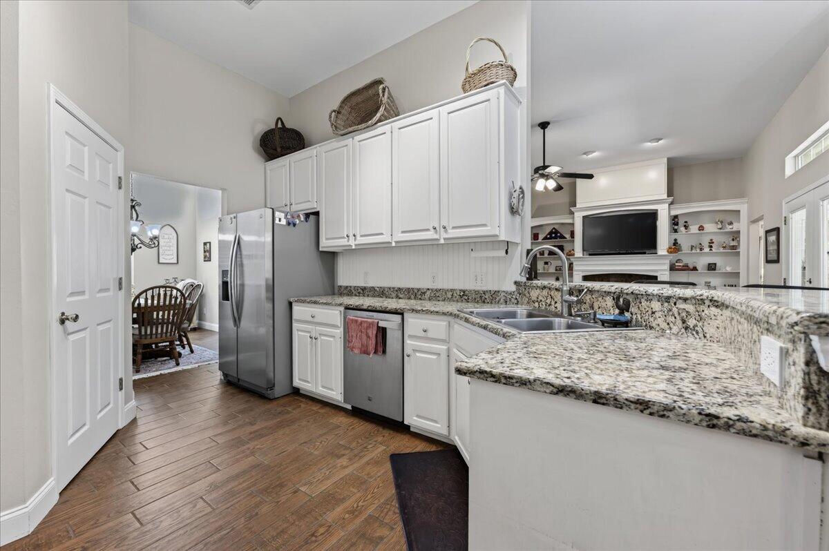 DANA POINTE - Residential
