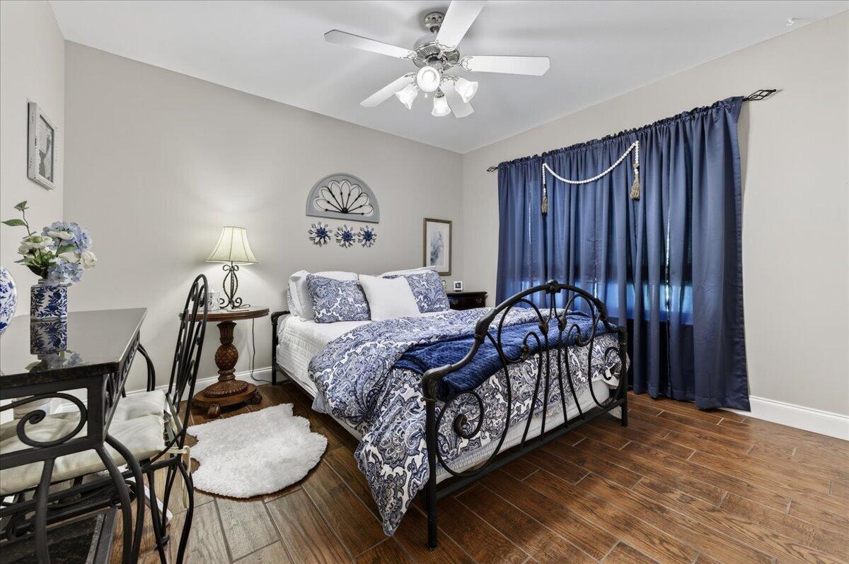 DANA POINTE - Residential