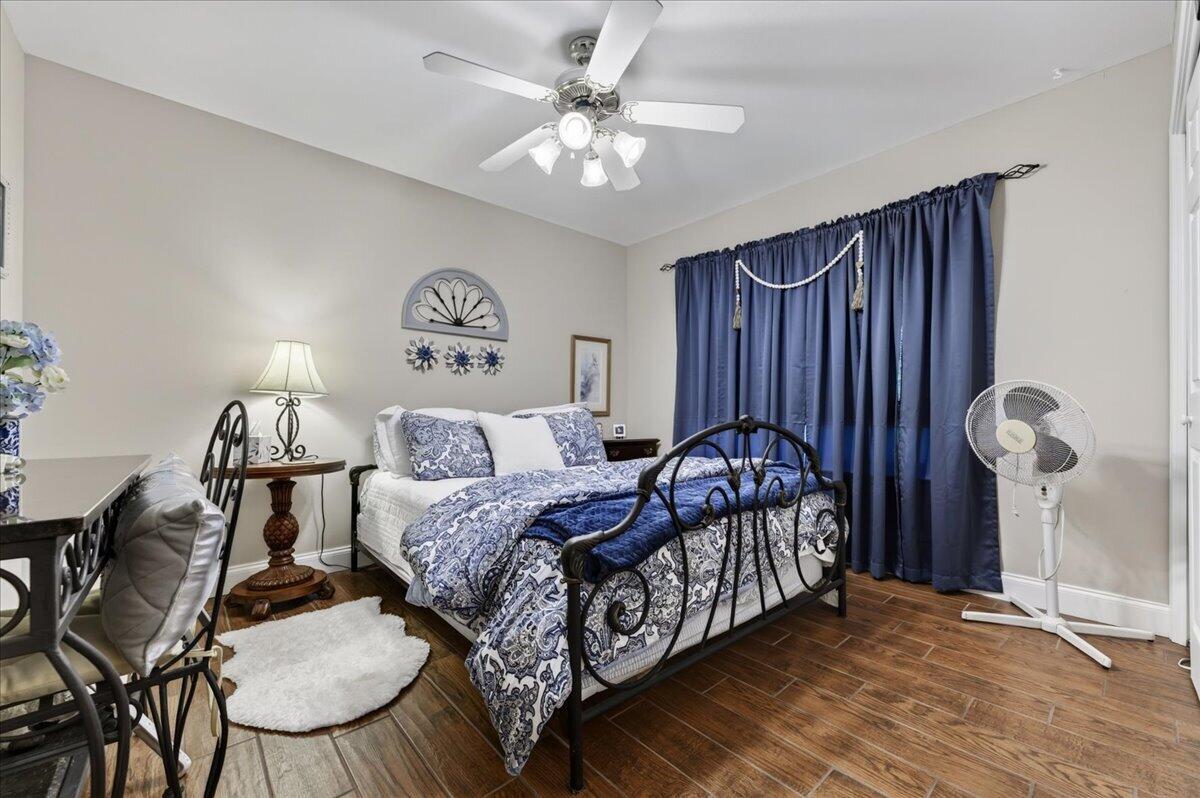 DANA POINTE - Residential