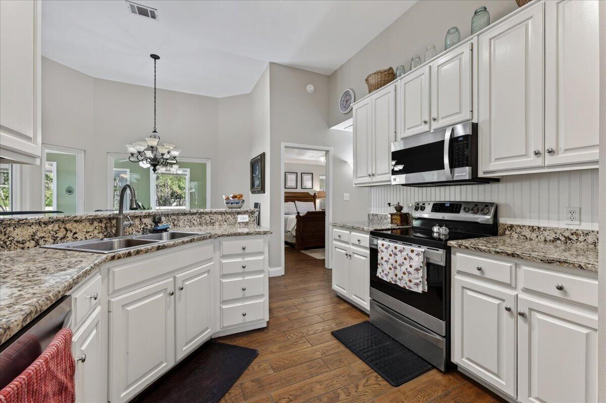 DANA POINTE - Residential