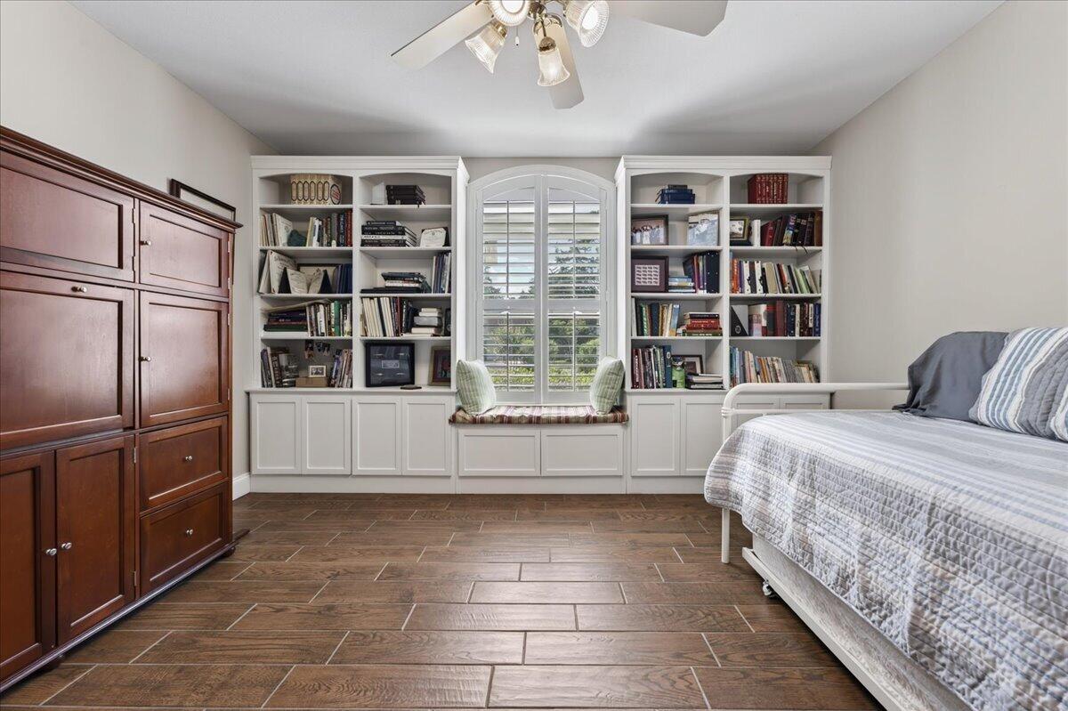 DANA POINTE - Residential