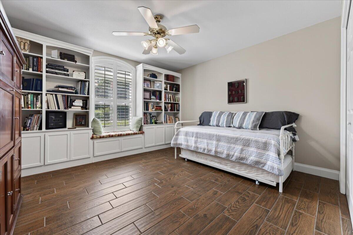 DANA POINTE - Residential