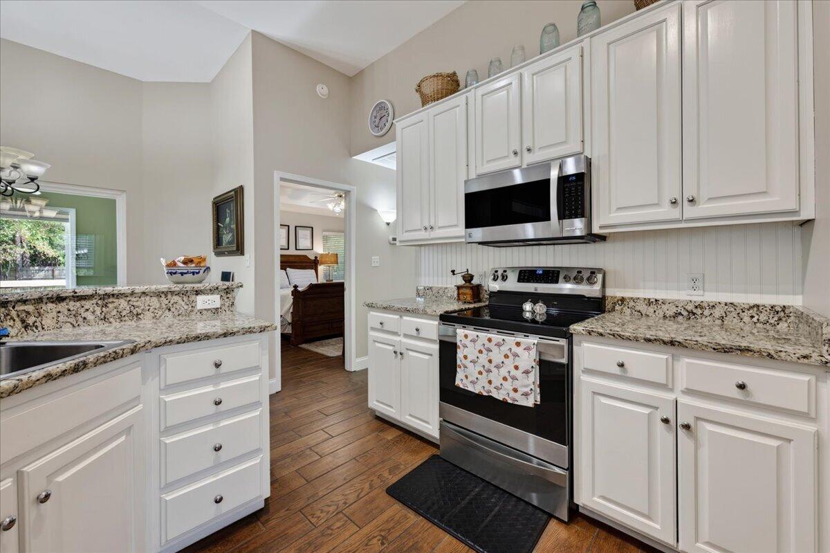 DANA POINTE - Residential
