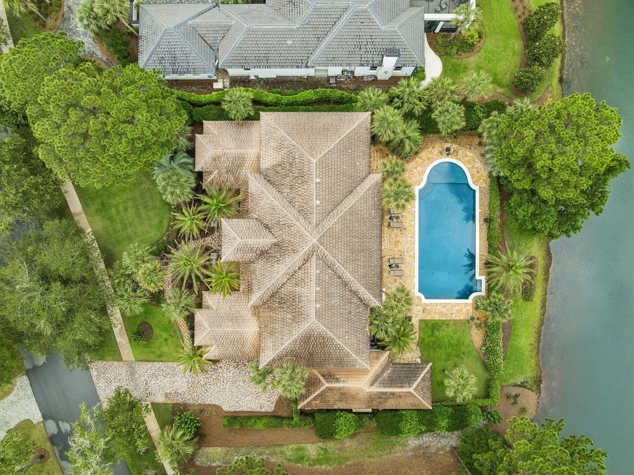 BURNT PINE - Residential