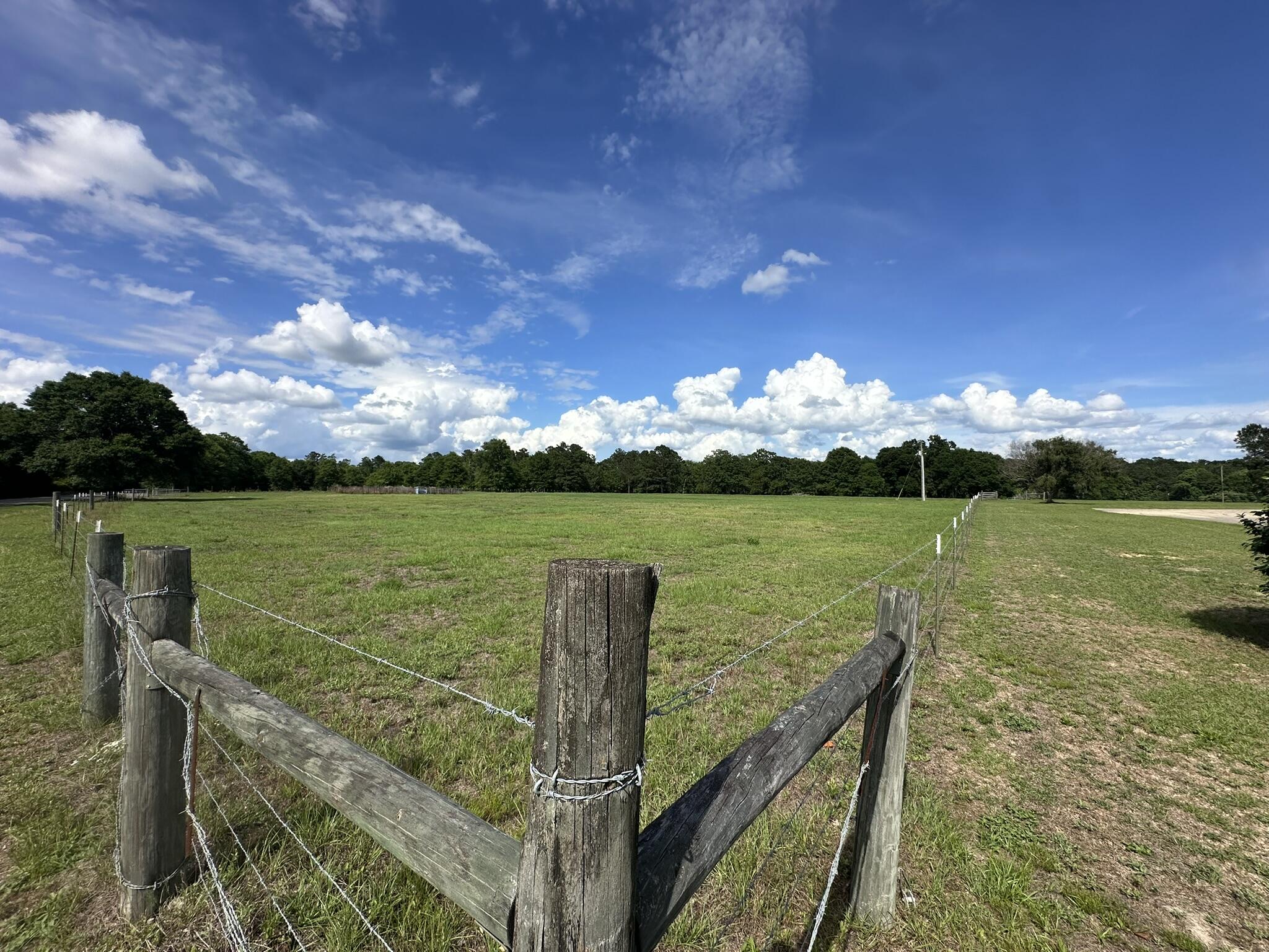 NO RECORDED SUBDIVISION - Residential