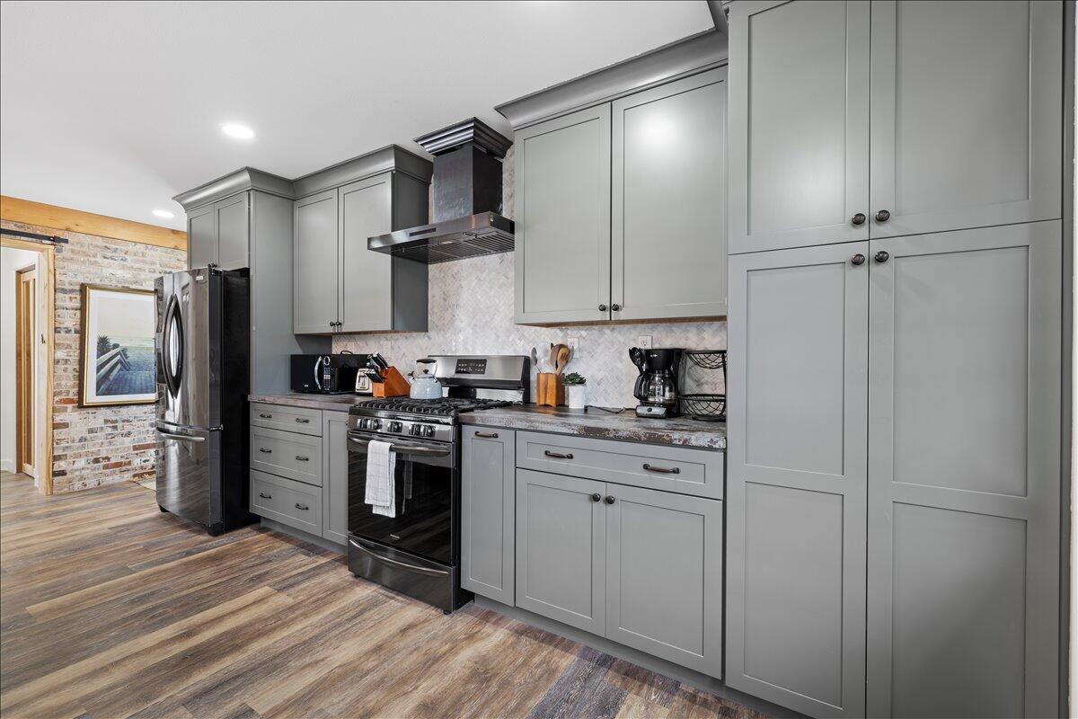 MORENO ACRES - Residential