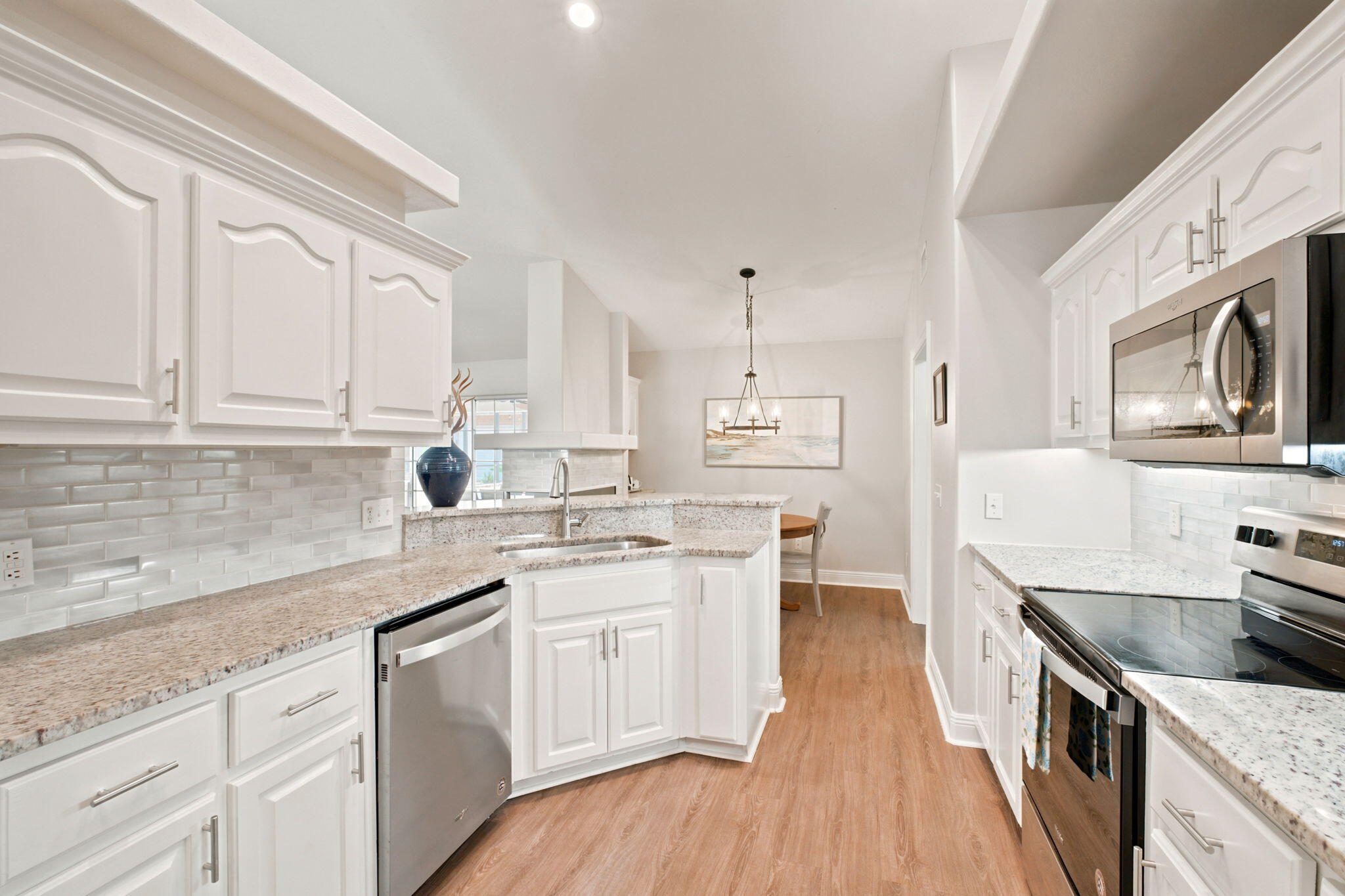 ROBLEDAL ESTATES - Residential