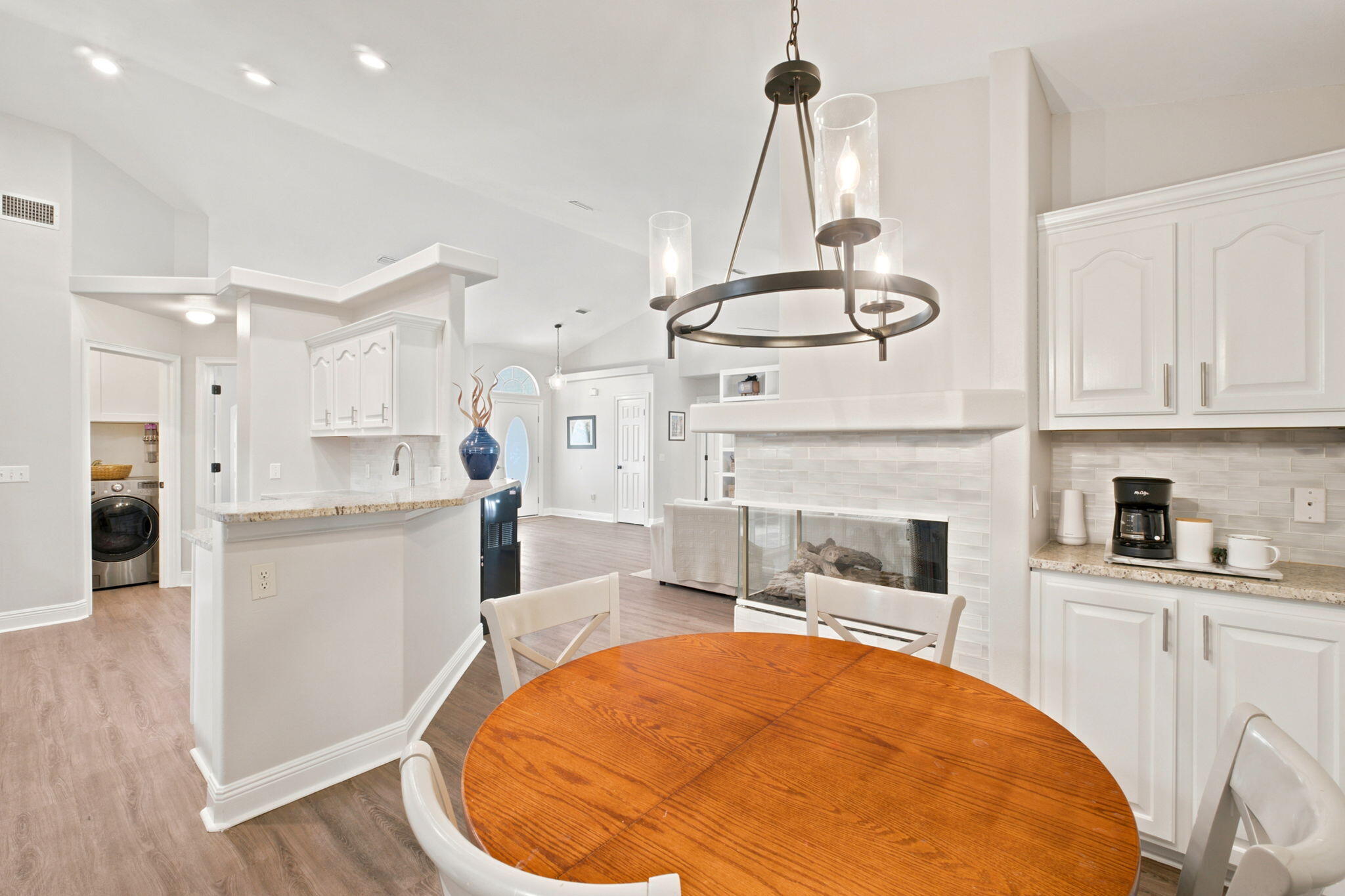 ROBLEDAL ESTATES - Residential