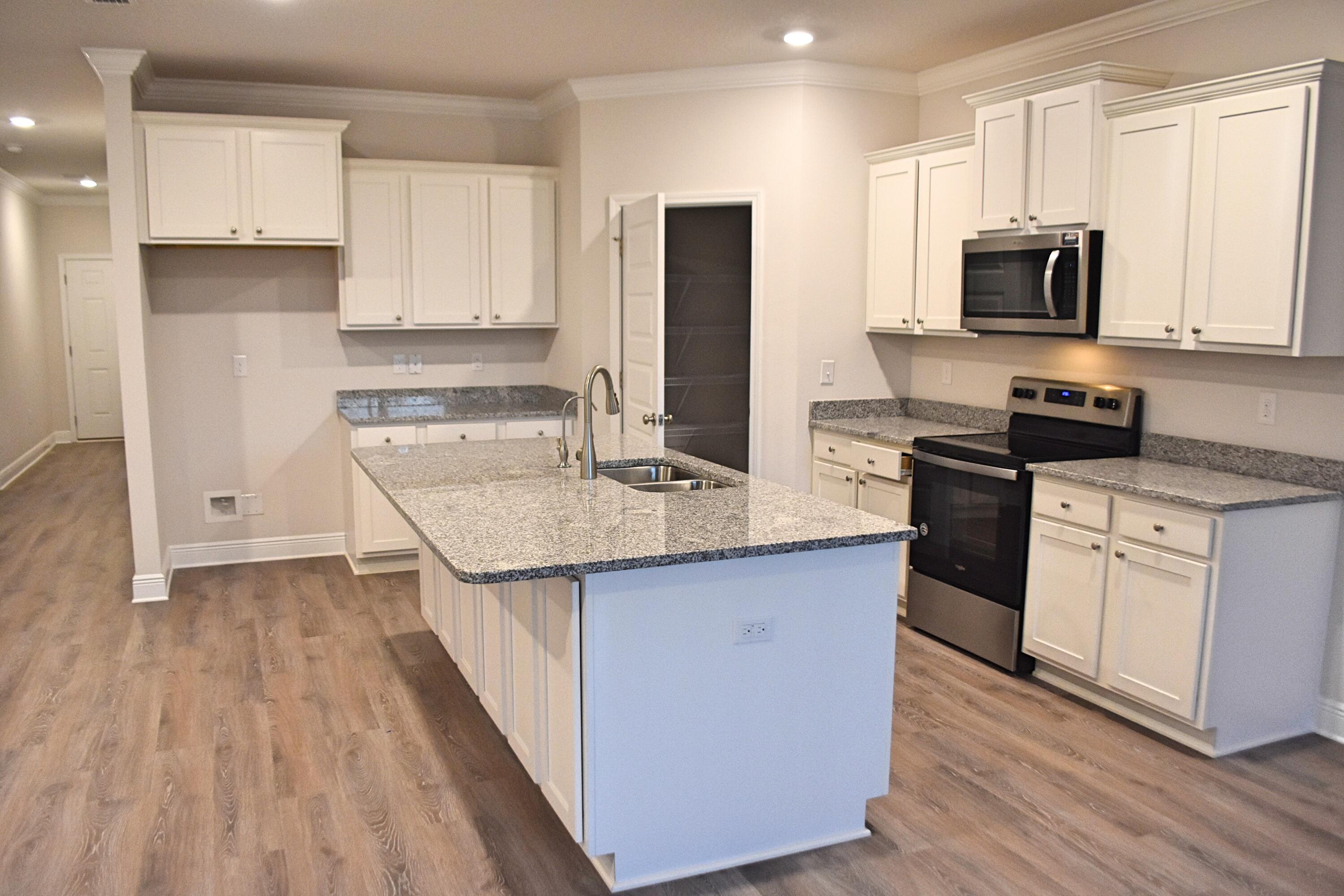 HAMMOCK BAY - Residential Lease