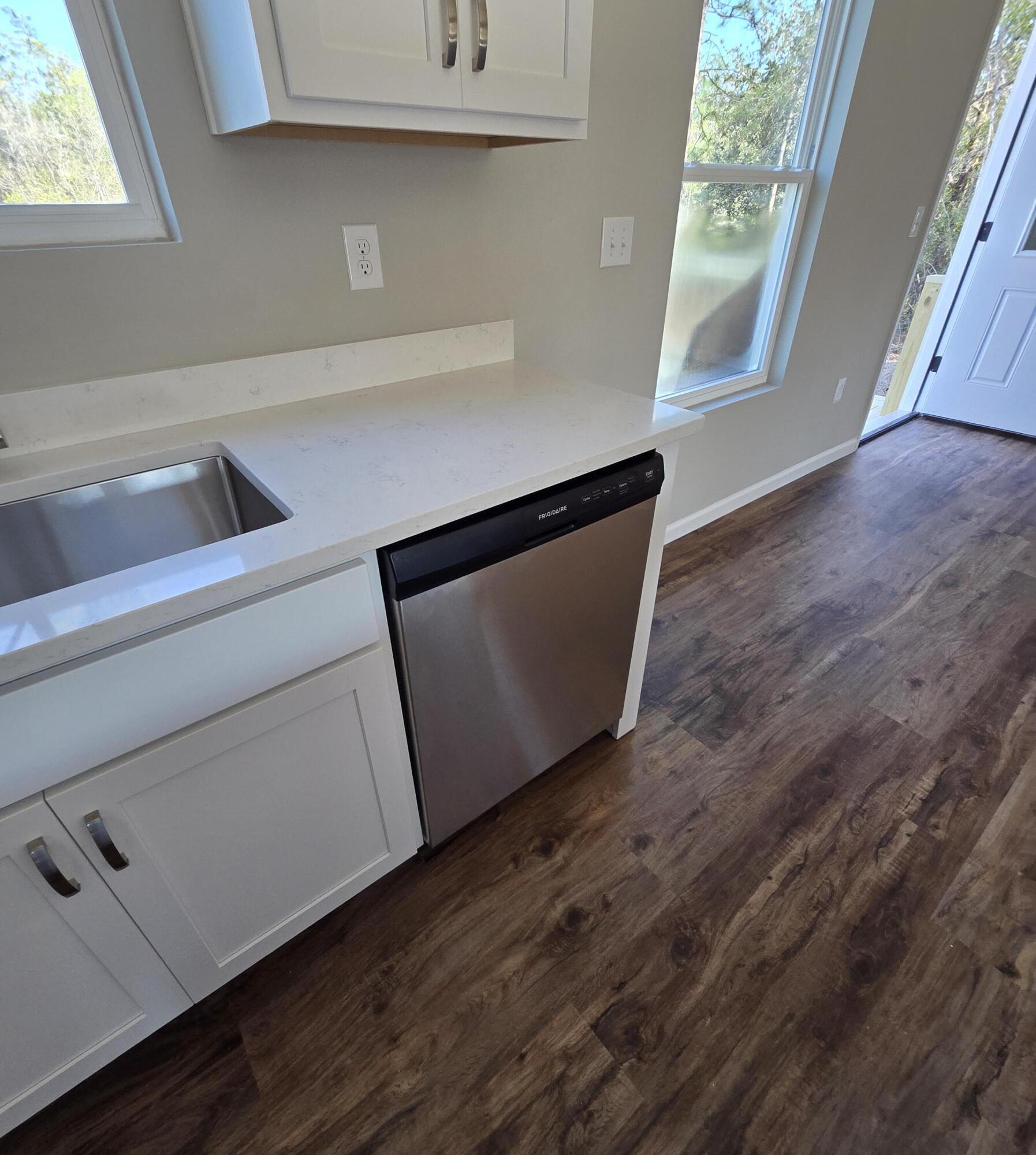 OAKWOOD HILLS UNIT 1 - Residential Lease