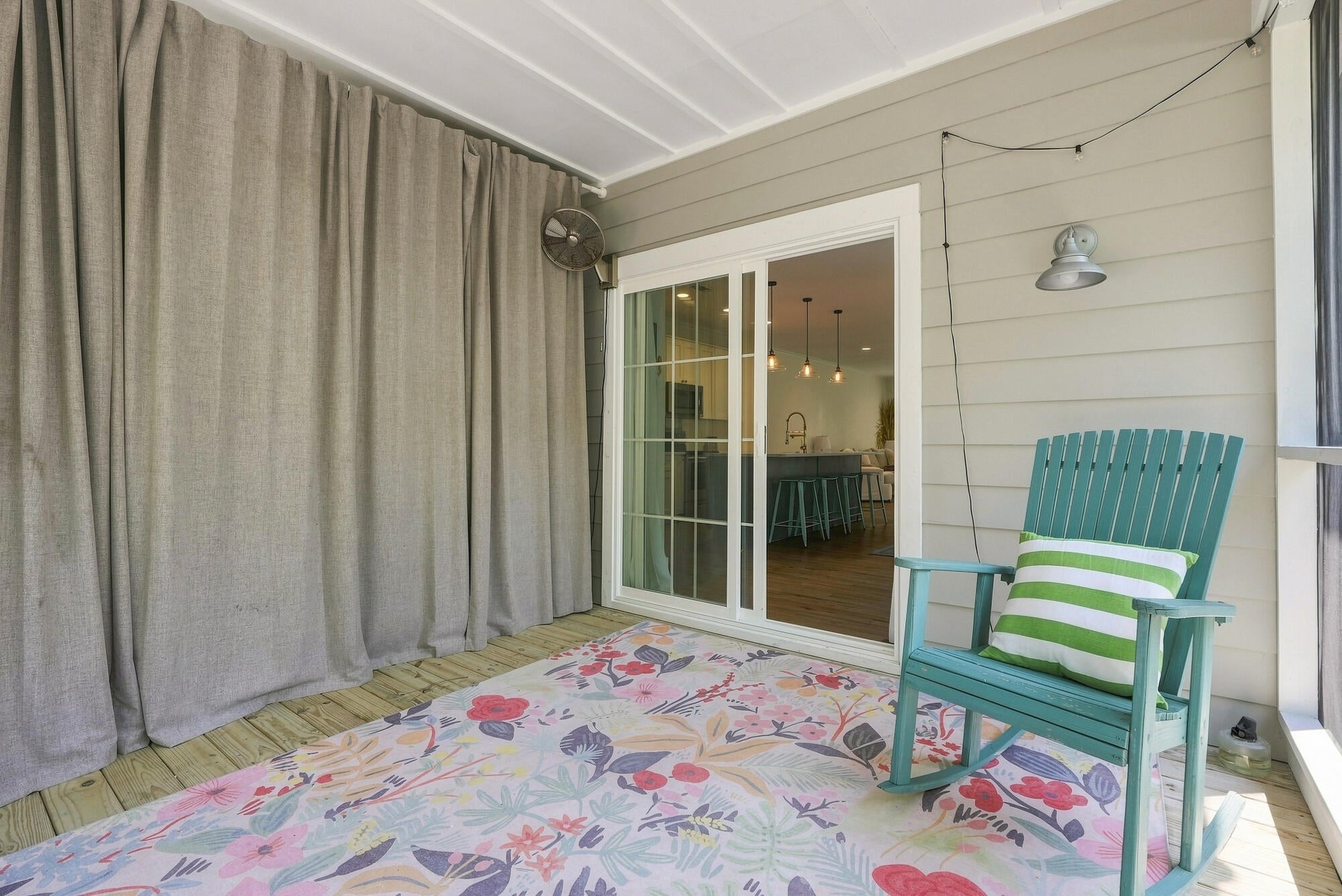 MAGNOLIA BEACH - Residential