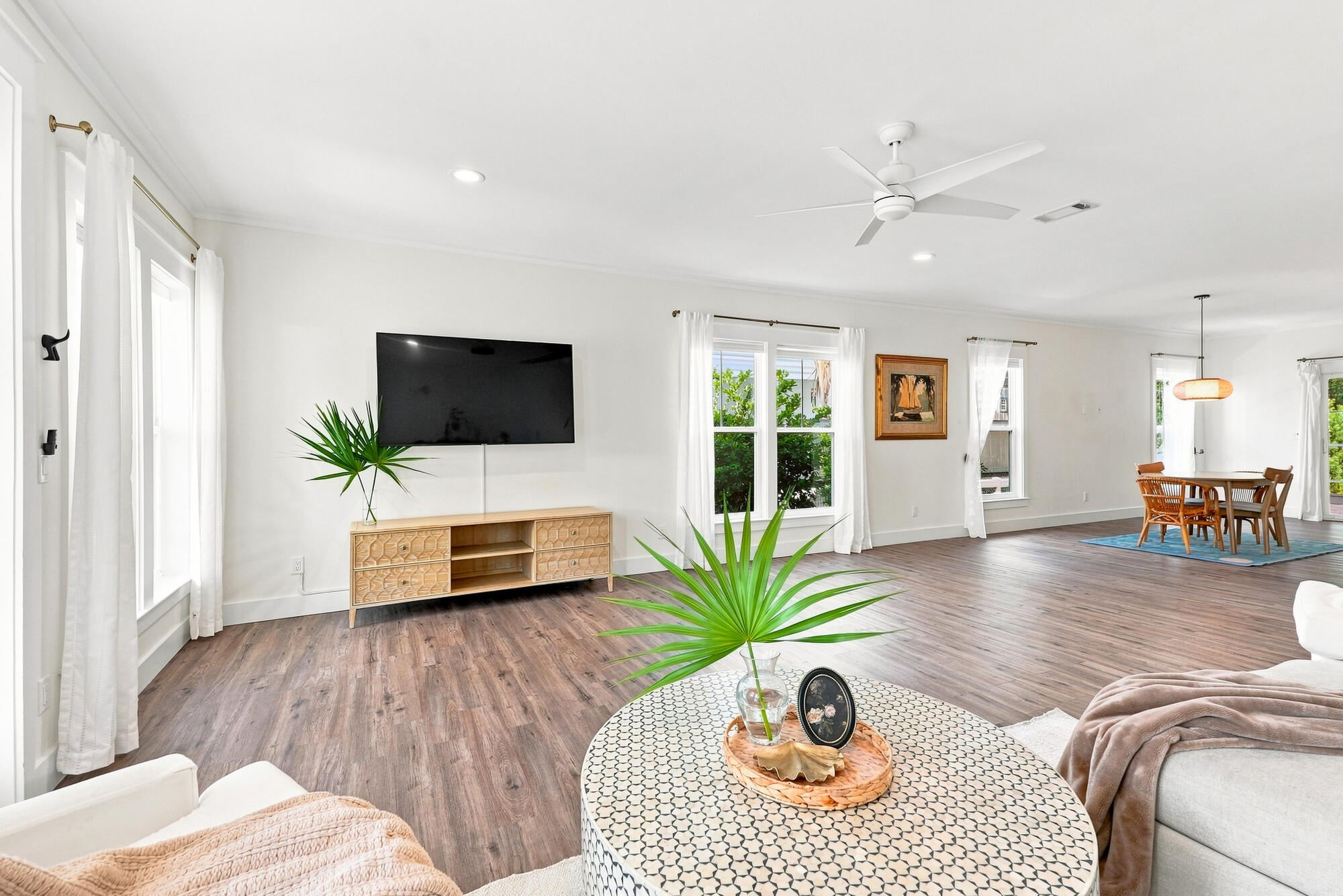 MAGNOLIA BEACH - Residential
