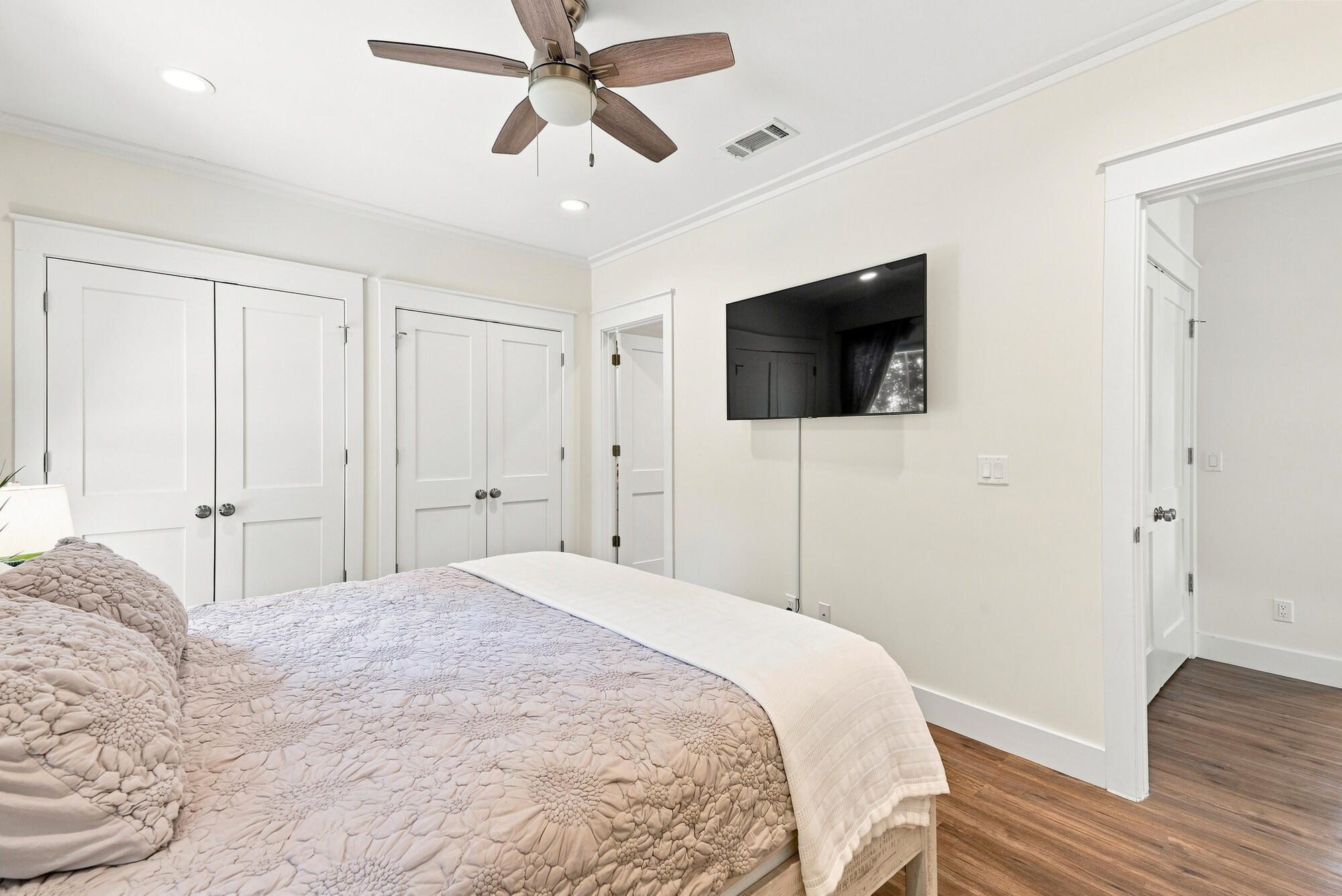 MAGNOLIA BEACH - Residential