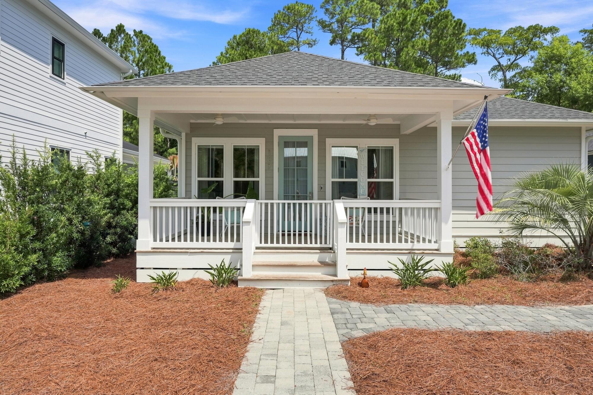 MAGNOLIA BEACH - Residential