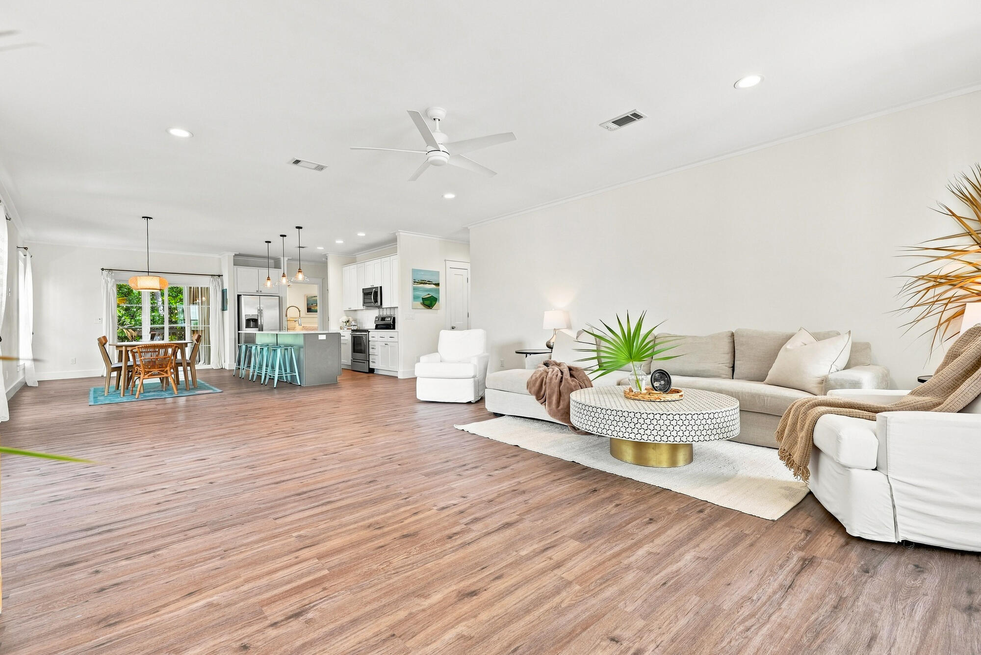 MAGNOLIA BEACH - Residential