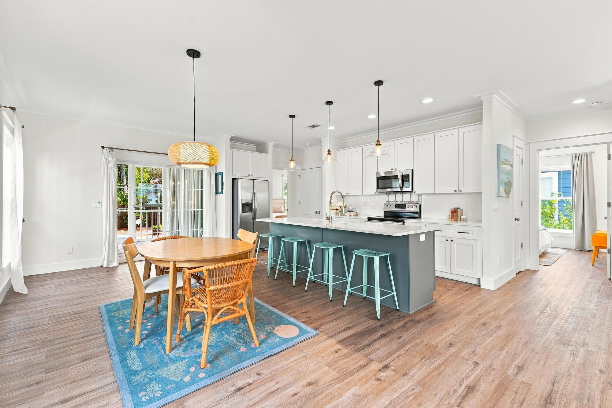MAGNOLIA BEACH - Residential