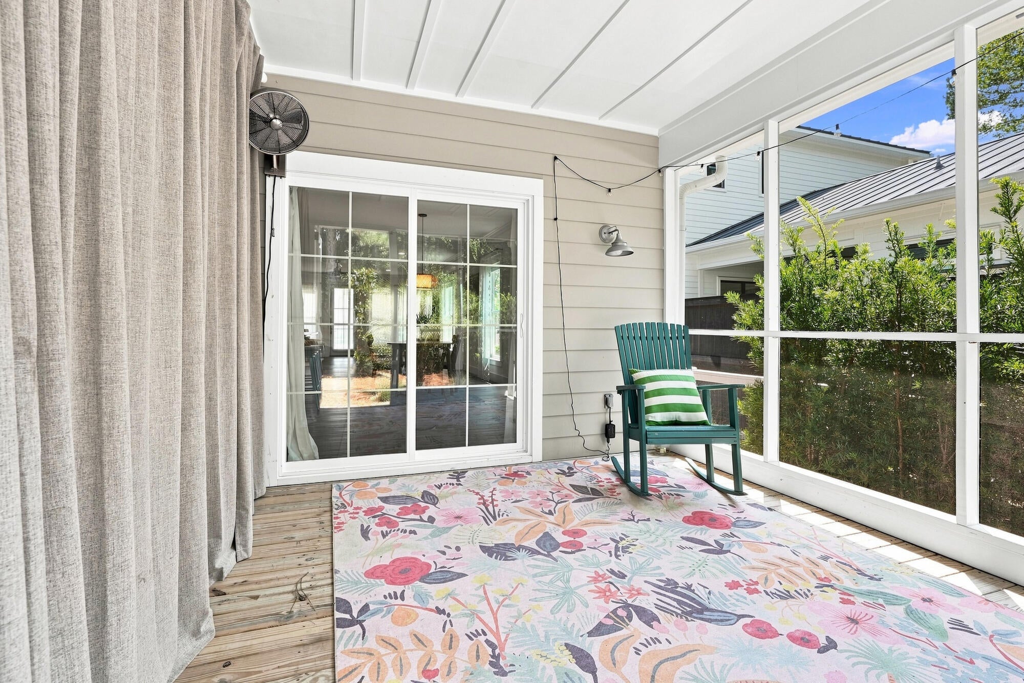 MAGNOLIA BEACH - Residential