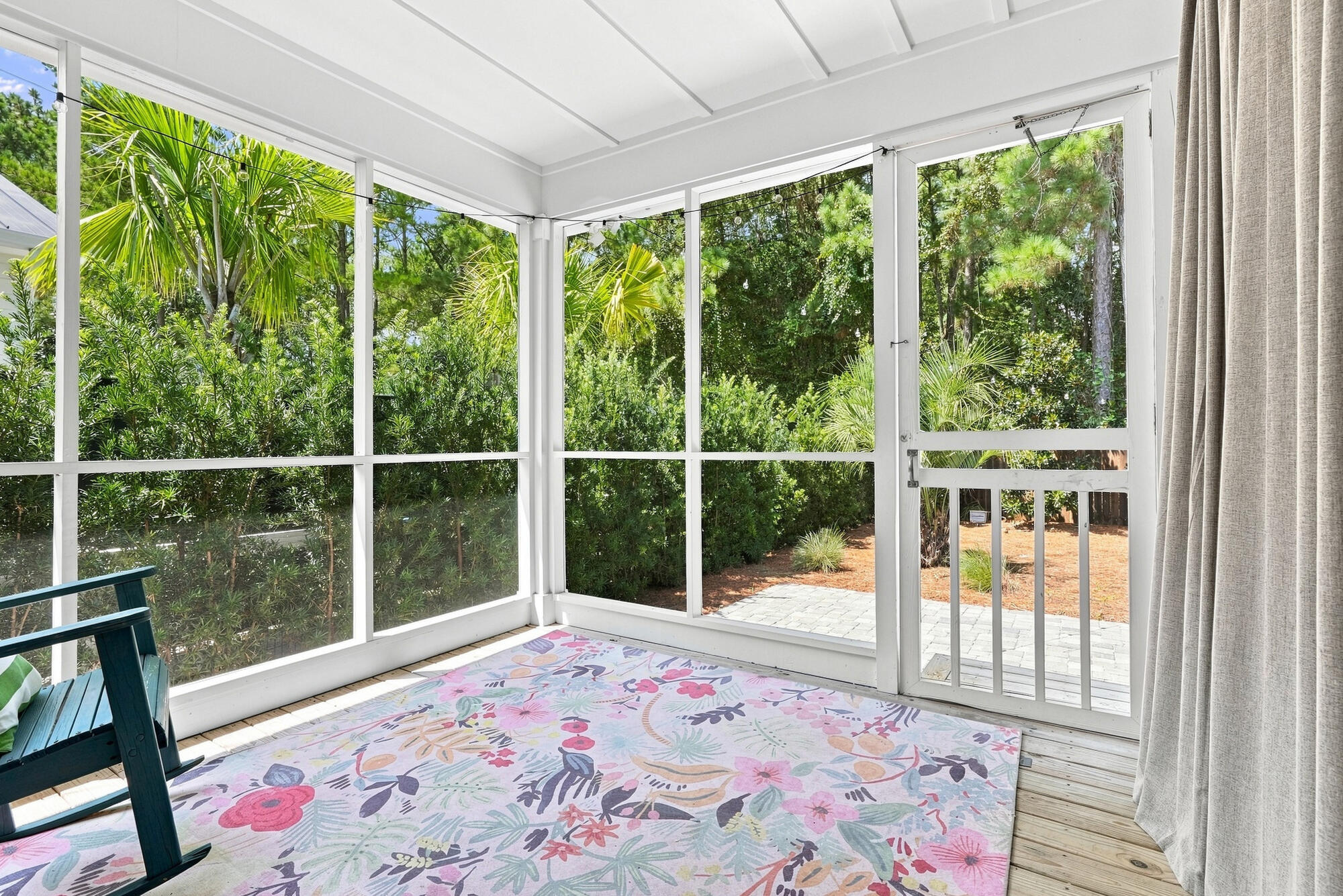 MAGNOLIA BEACH - Residential