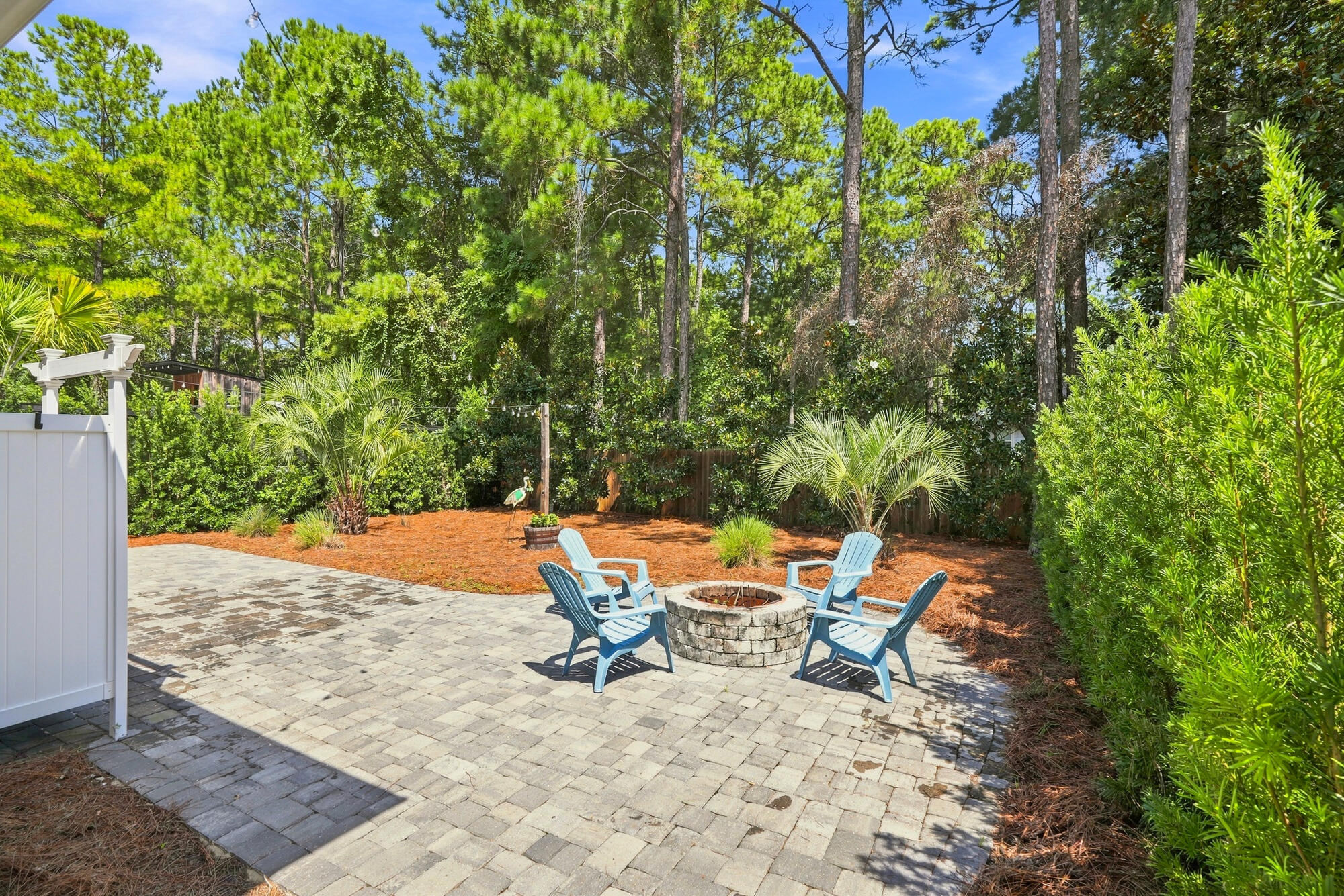 MAGNOLIA BEACH - Residential