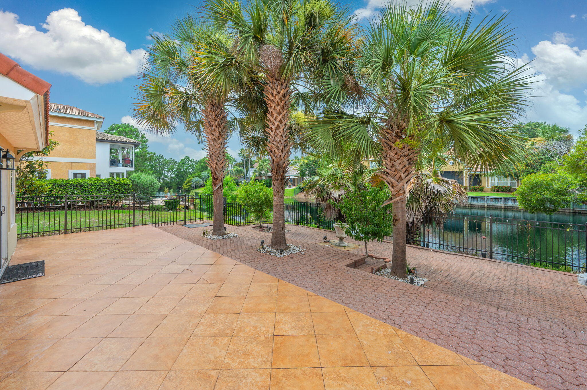 CALUSA BAY S/D - Residential Lease