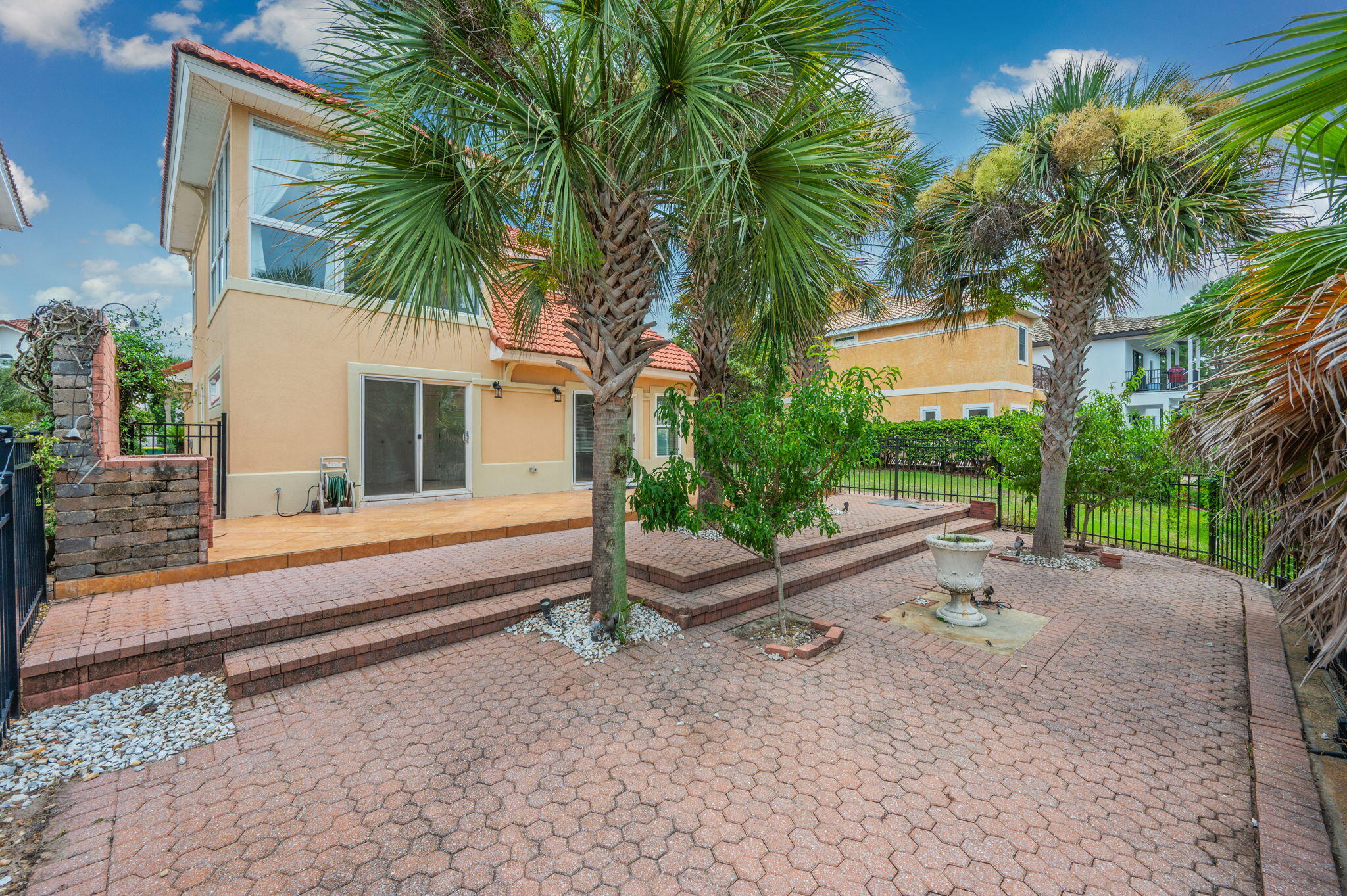 CALUSA BAY S/D - Residential Lease