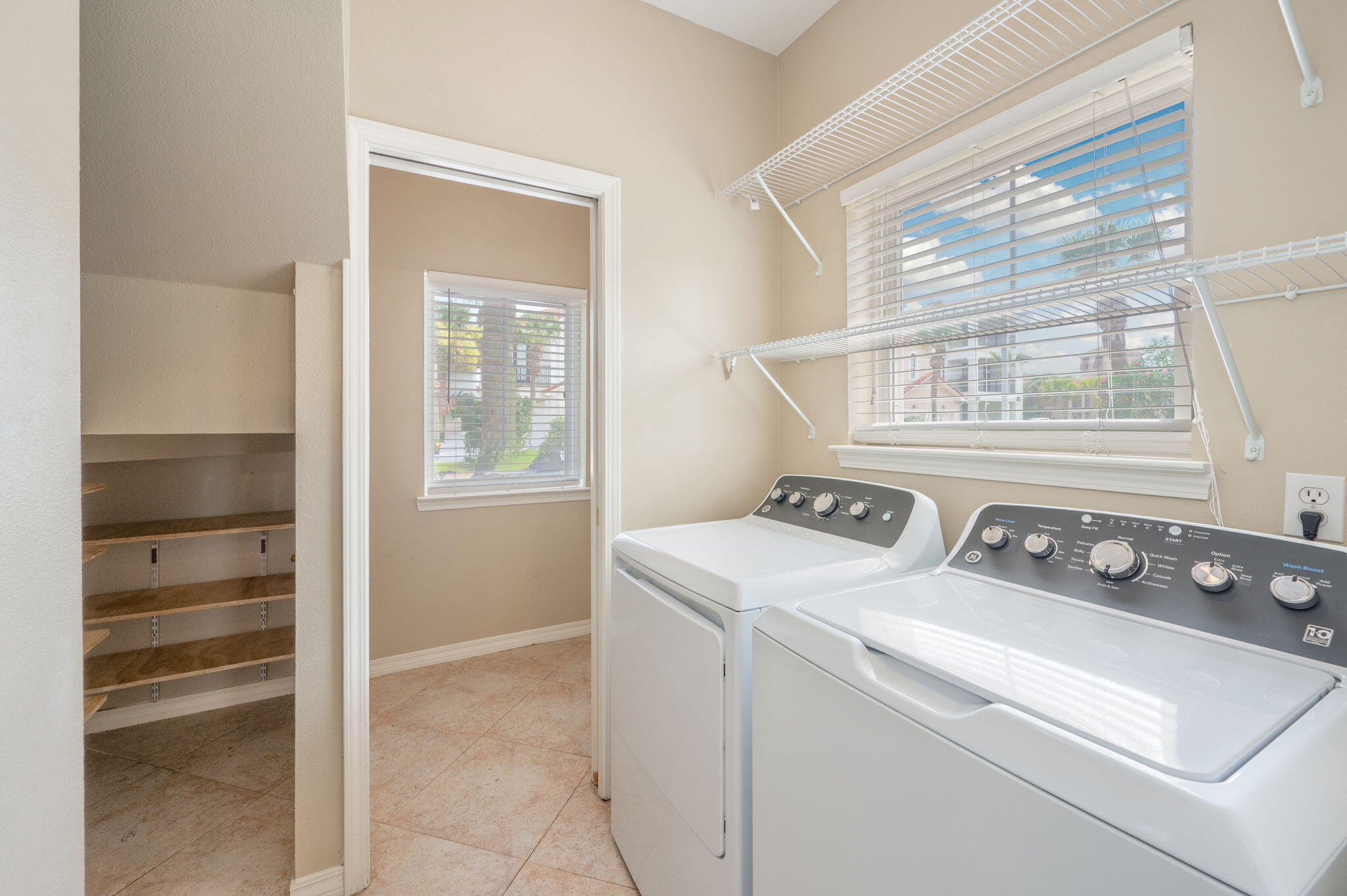 CALUSA BAY S/D - Residential Lease