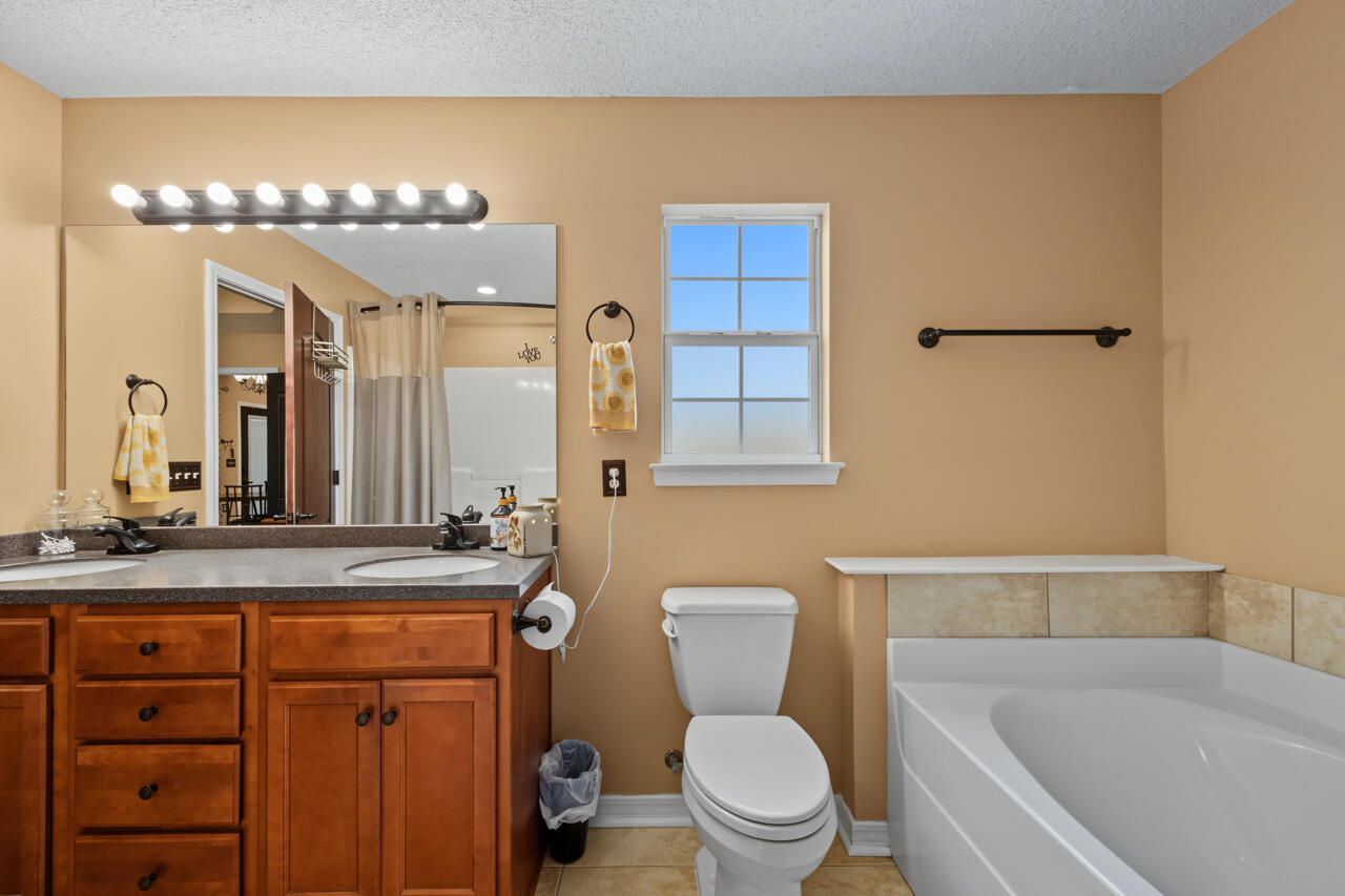 OLD HICKORY ESTATES - Residential