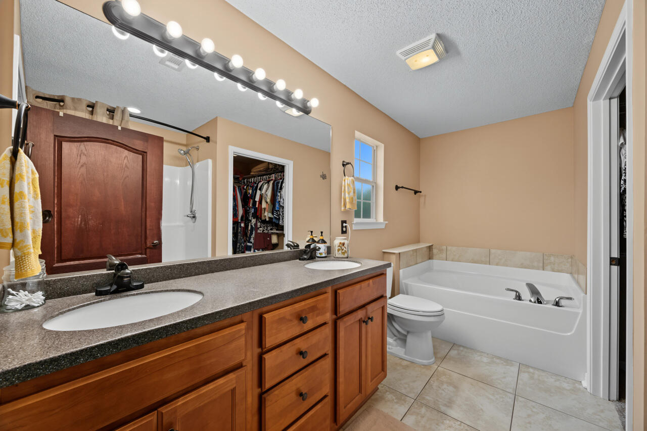 OLD HICKORY ESTATES - Residential