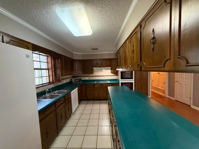 ADAMS POWELL - Residential Lease