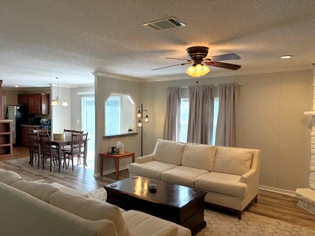 MAGNOLIA BAY - Residential