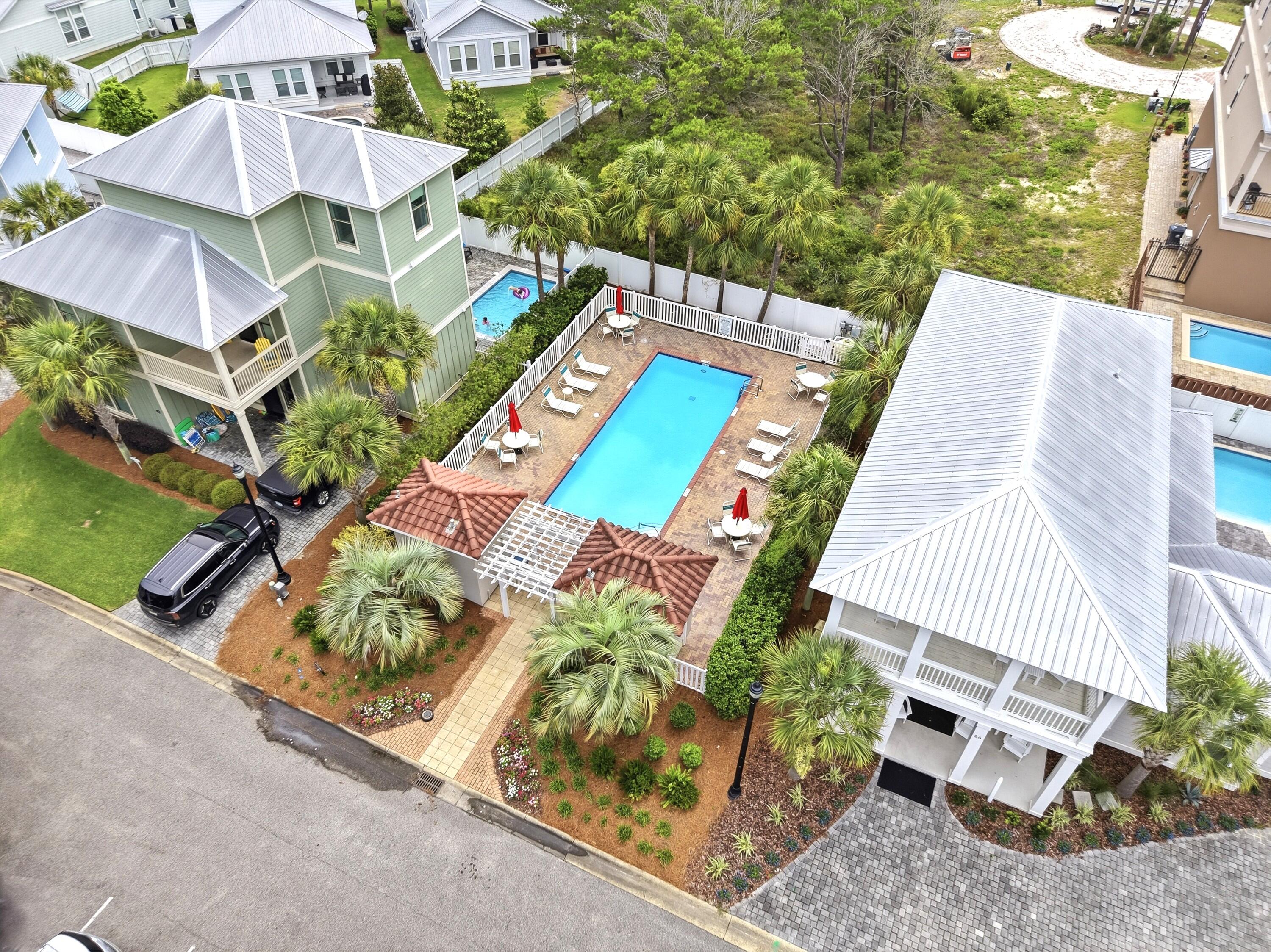 EMERALD WATERS VILLAGE - Residential
