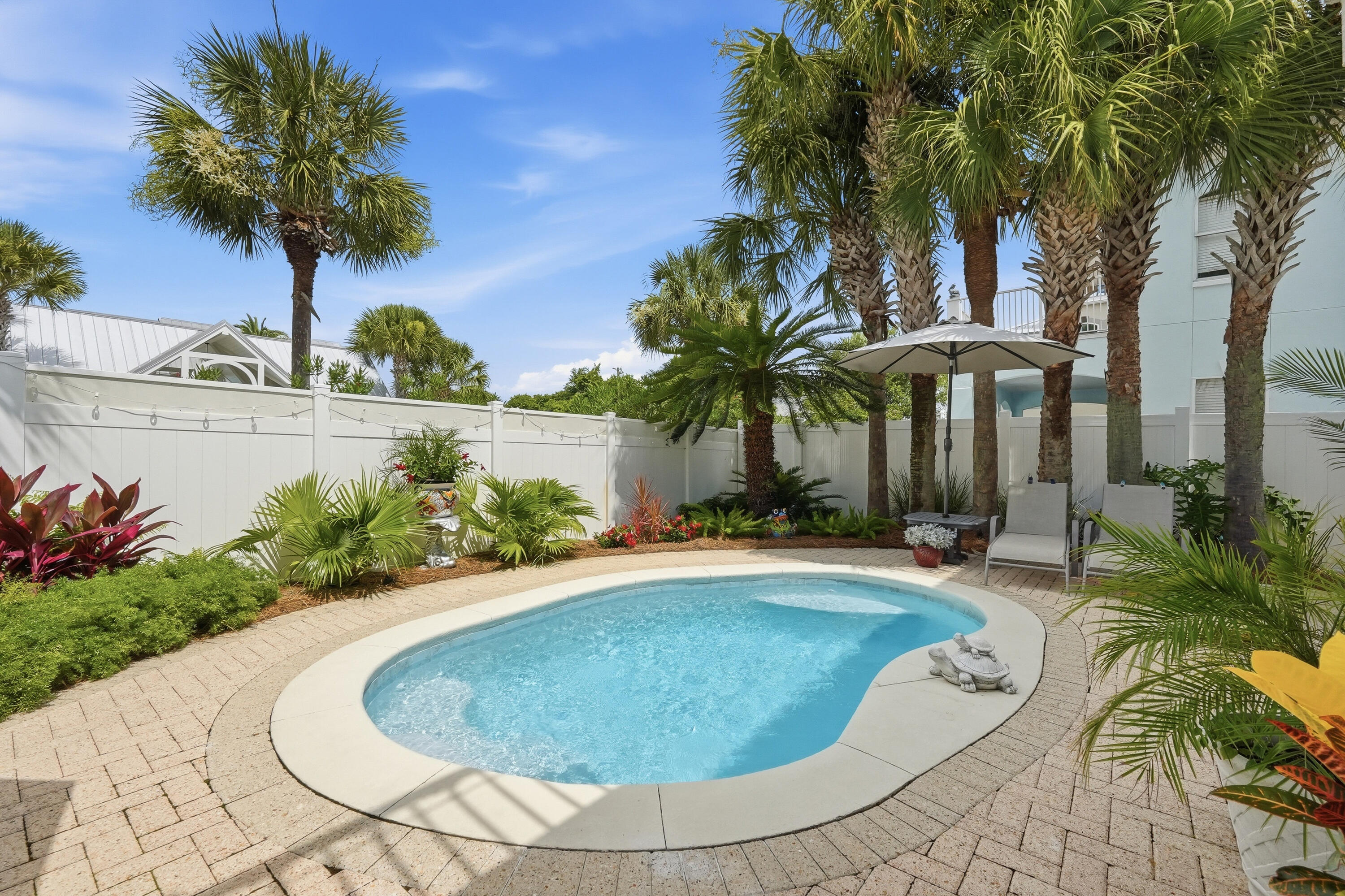 EMERALD WATERS VILLAGE - Residential