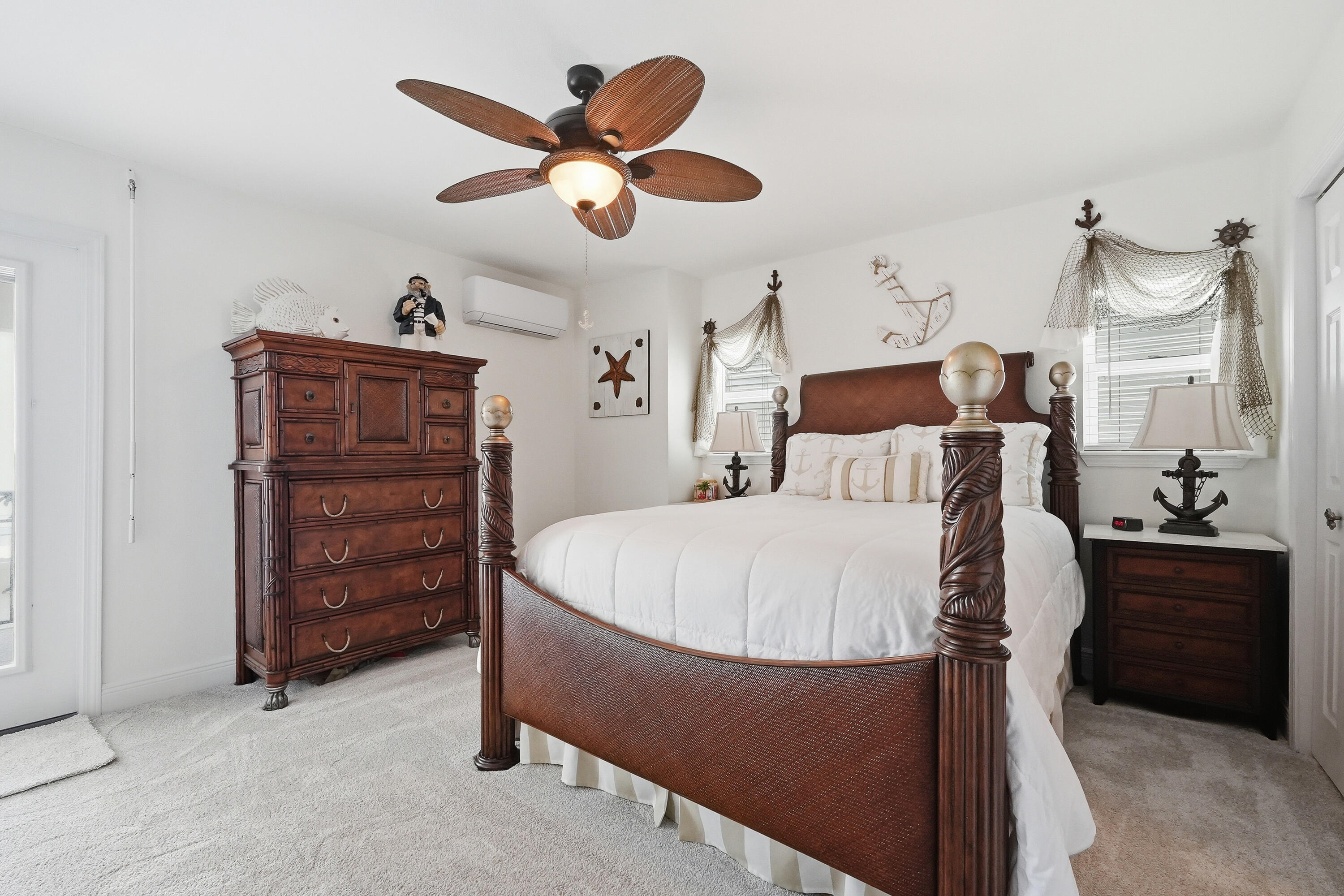 EMERALD WATERS VILLAGE - Residential