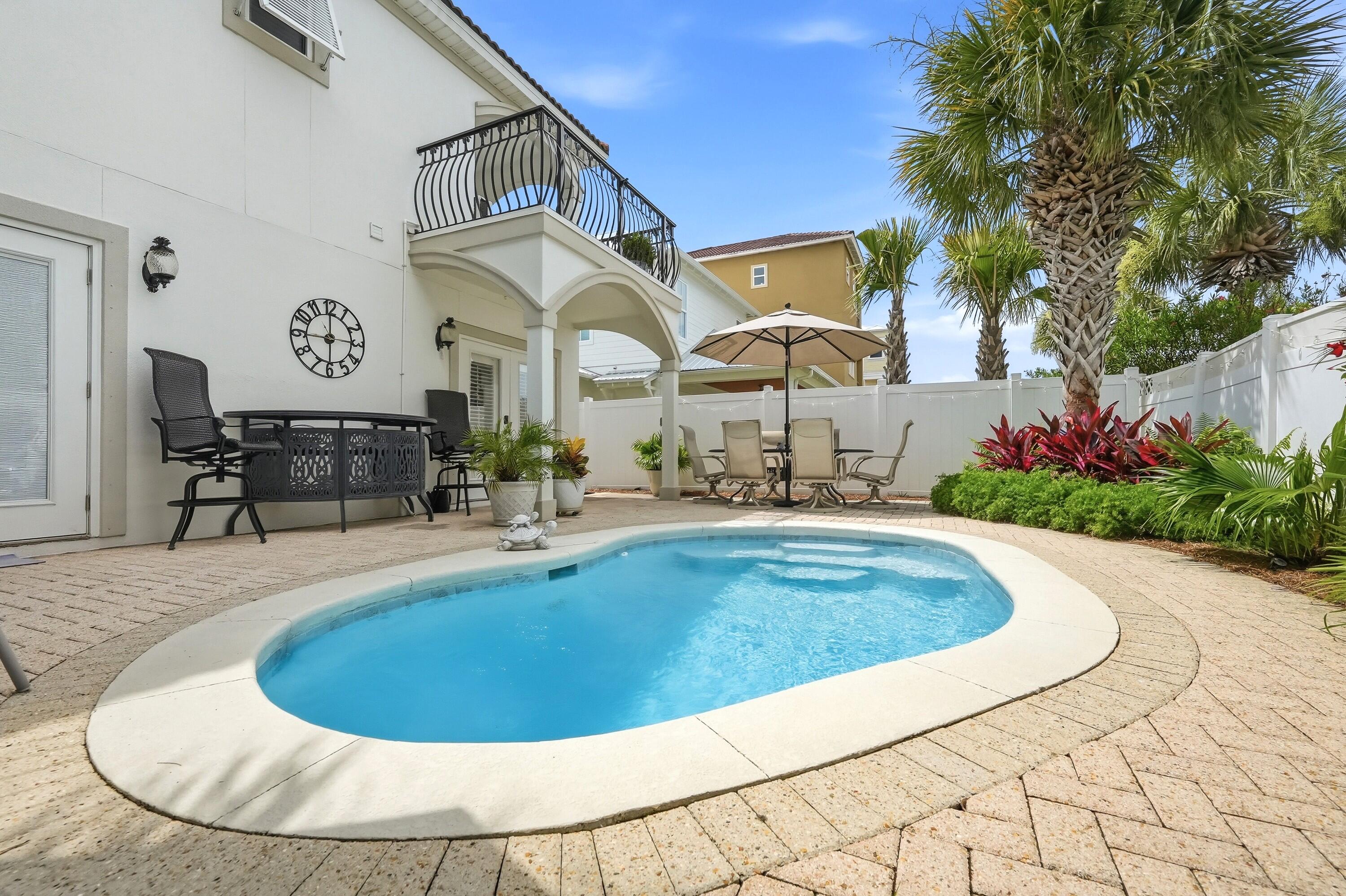 EMERALD WATERS VILLAGE - Residential