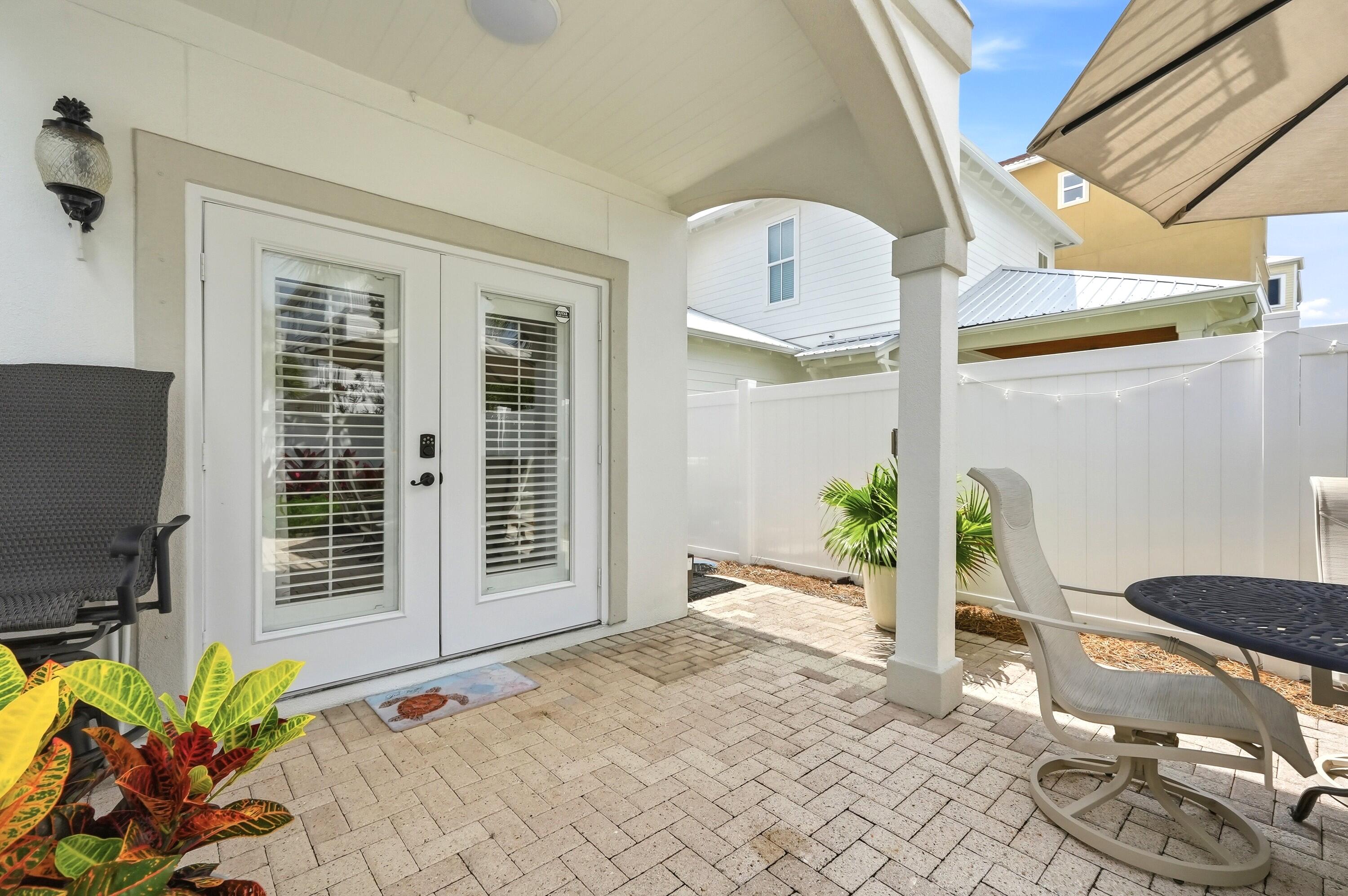 EMERALD WATERS VILLAGE - Residential