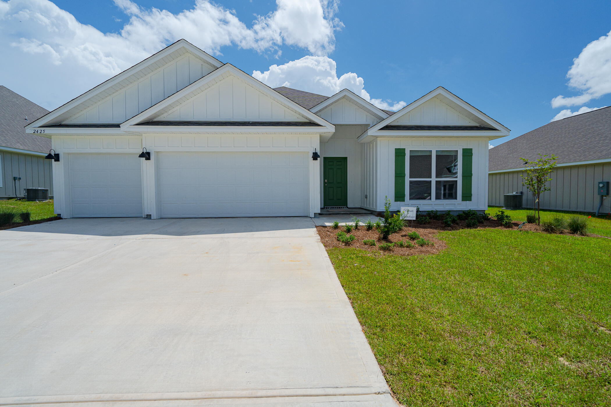 HILLWOOD ESTATES - Residential Lease