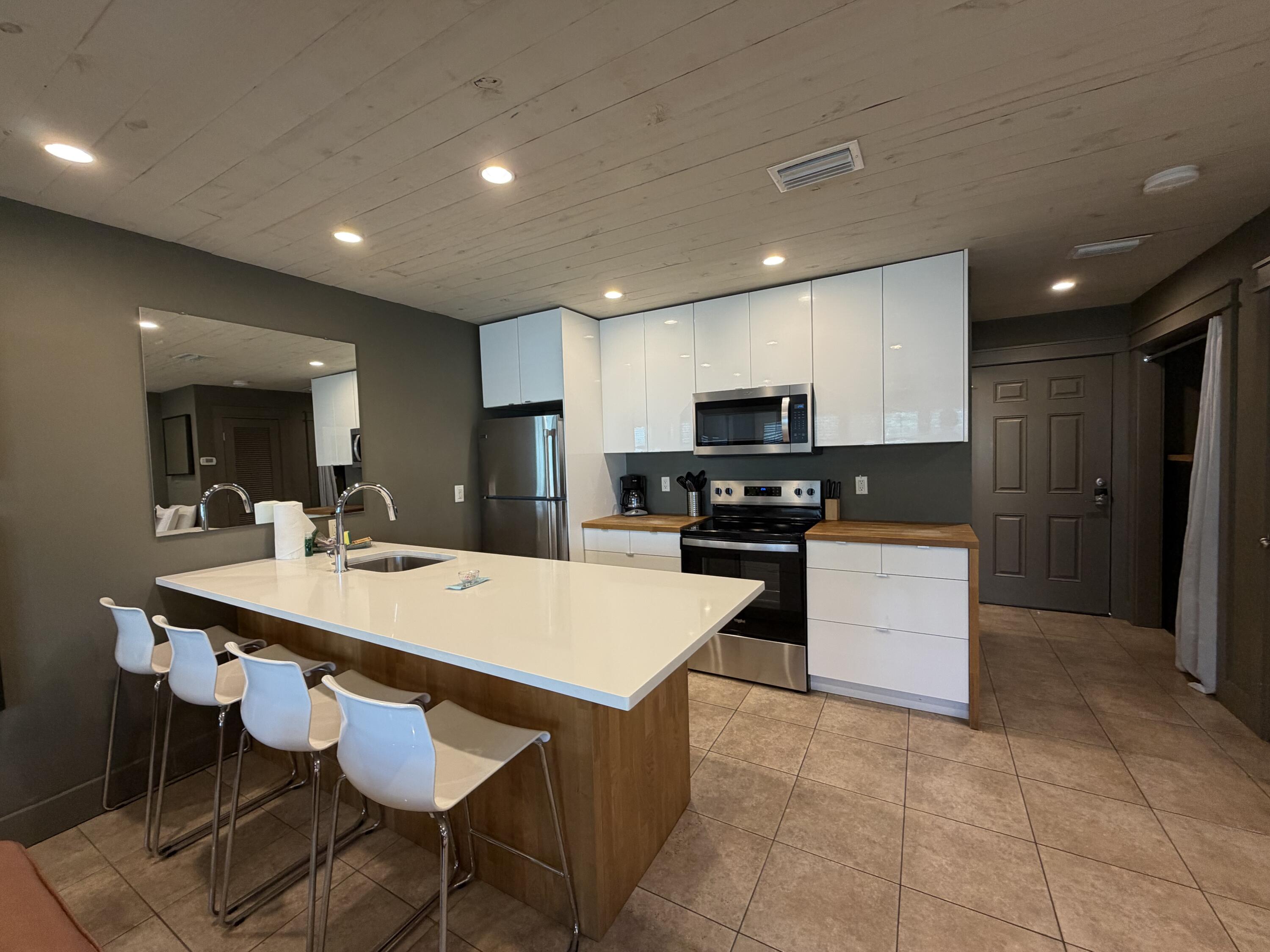 HIDDEN BEACH VILLAS CONDO - Residential