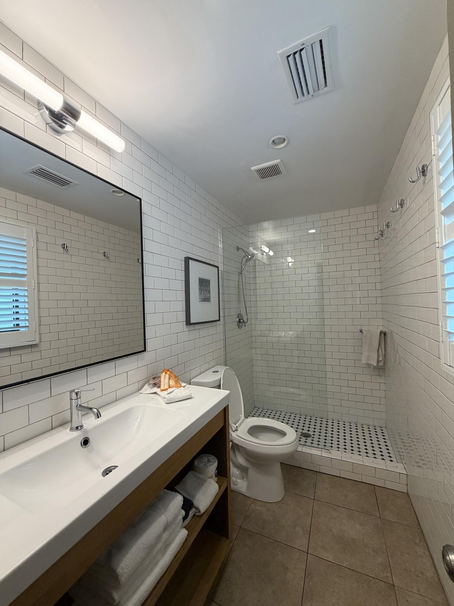 HIDDEN BEACH VILLAS CONDO - Residential
