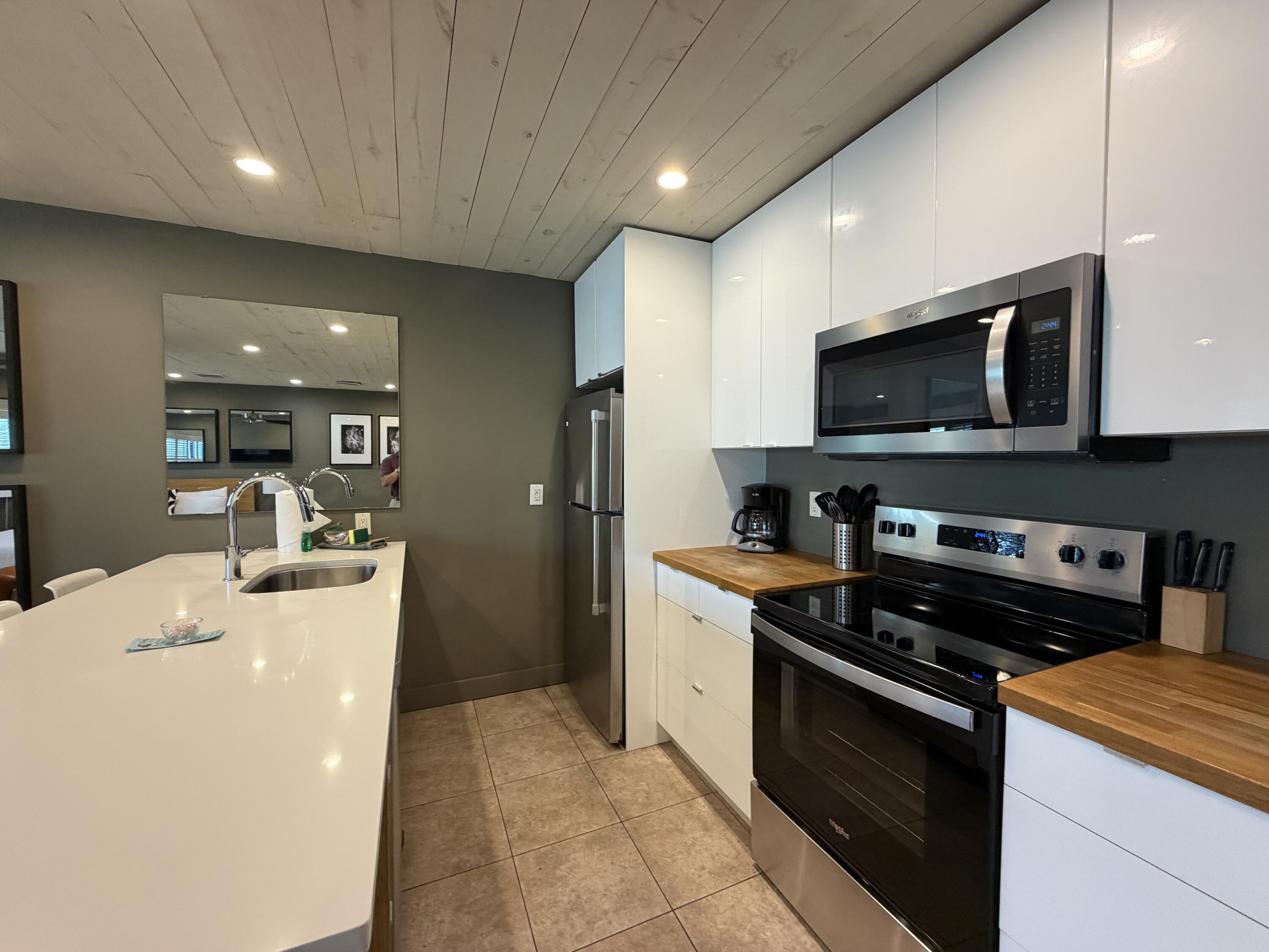 HIDDEN BEACH VILLAS CONDO - Residential