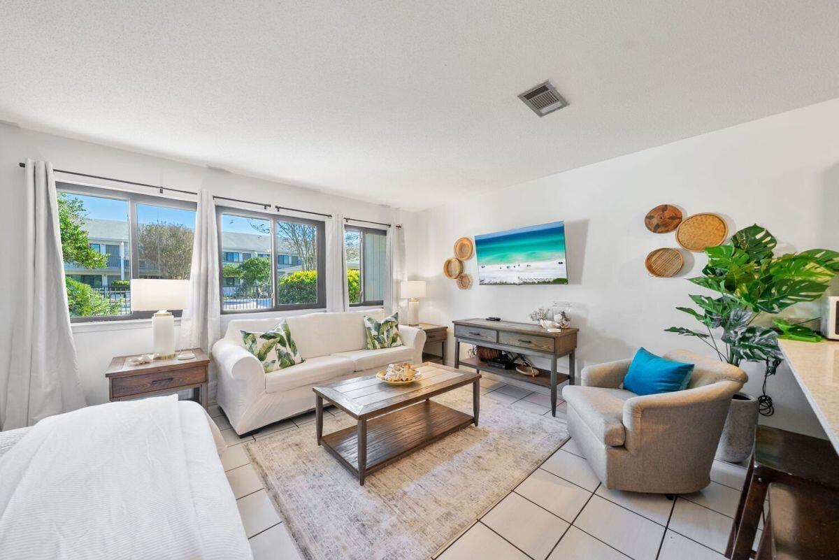HIDDEN BEACH VILLAS CONDO - Residential