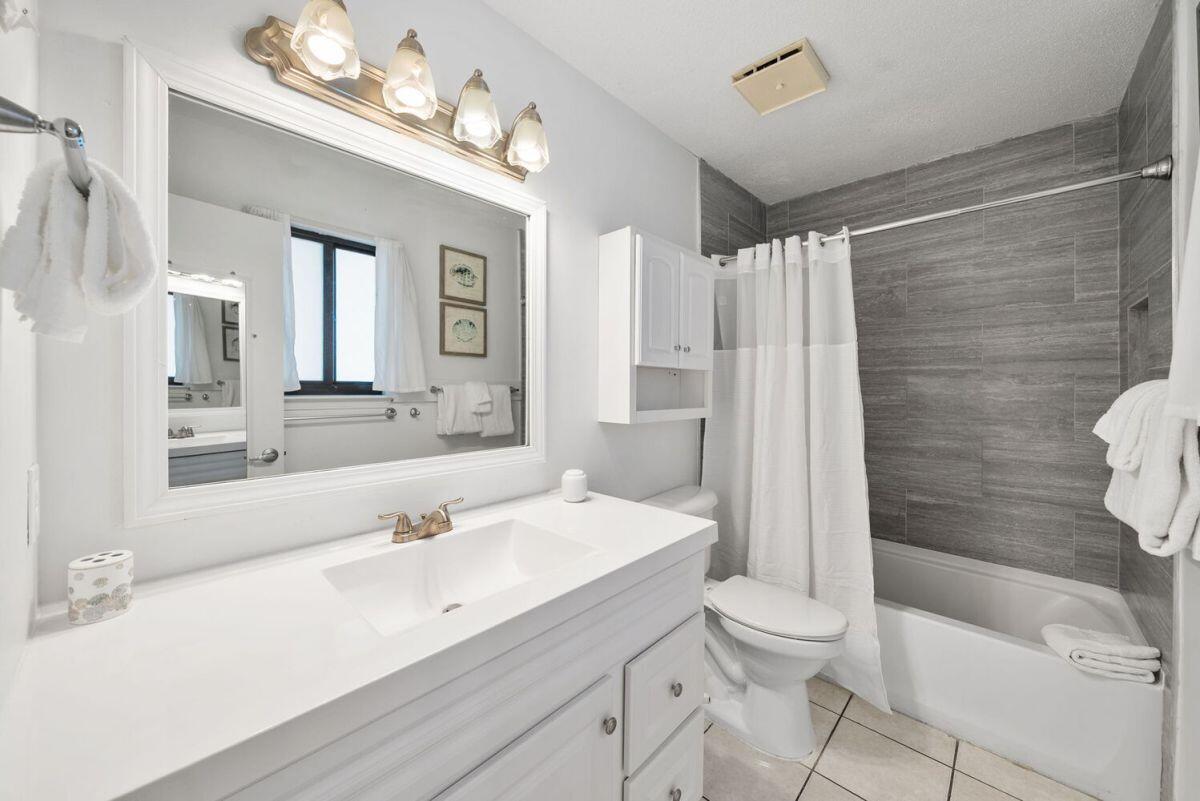 HIDDEN BEACH VILLAS CONDO - Residential