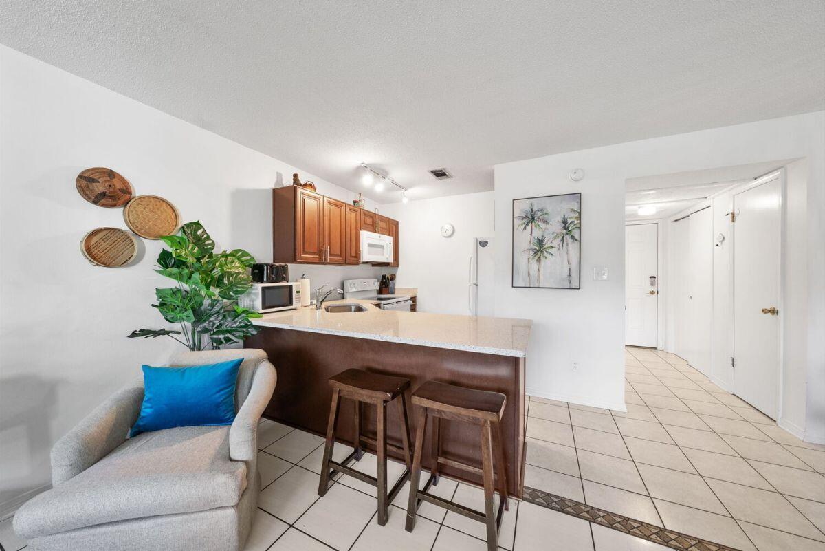 HIDDEN BEACH VILLAS CONDO - Residential