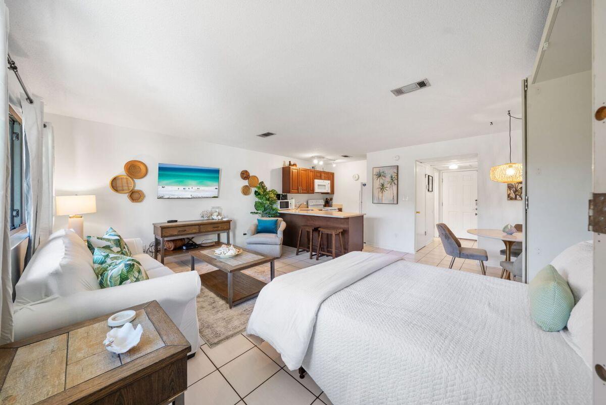 HIDDEN BEACH VILLAS CONDO - Residential