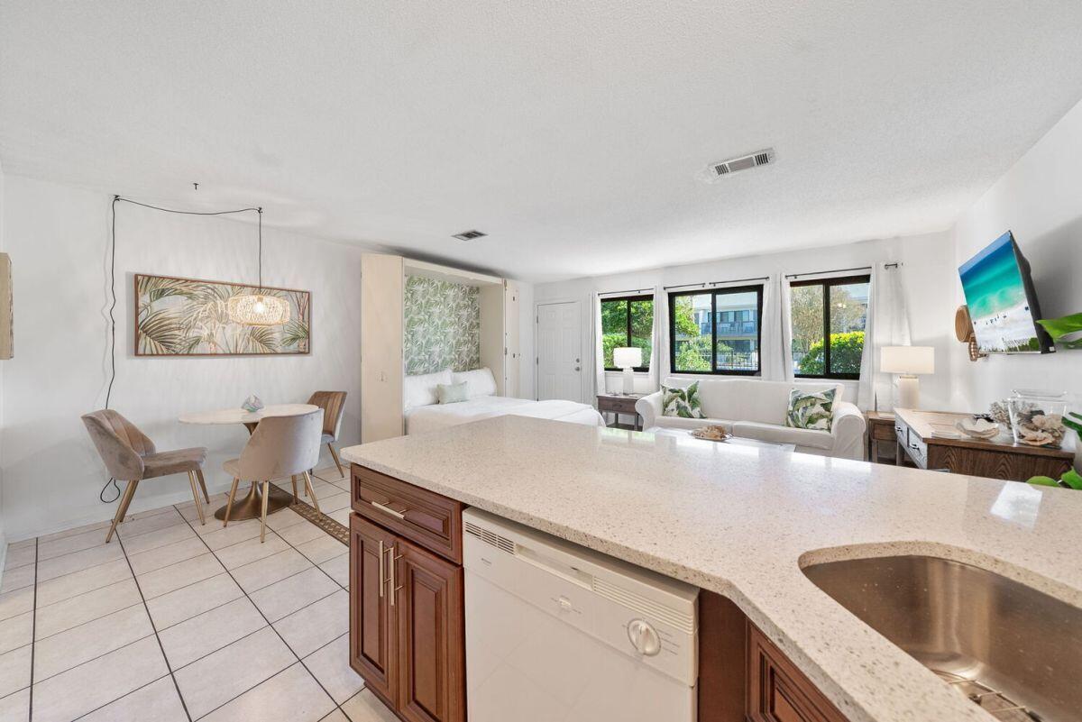 HIDDEN BEACH VILLAS CONDO - Residential