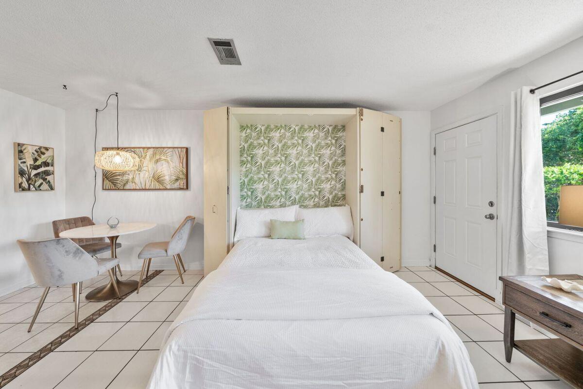 HIDDEN BEACH VILLAS CONDO - Residential