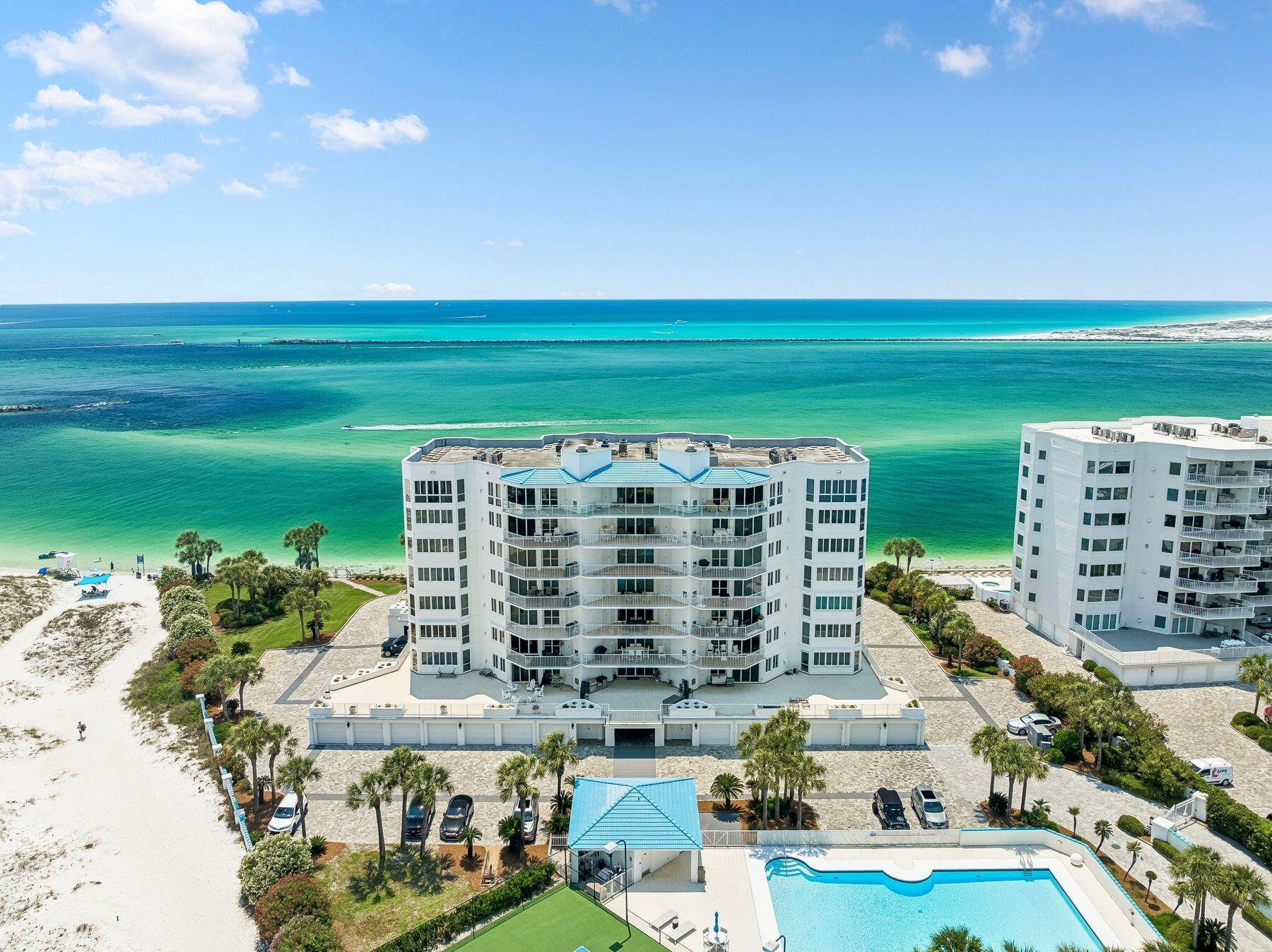 THE ULTIMATE CONDO - Residential
