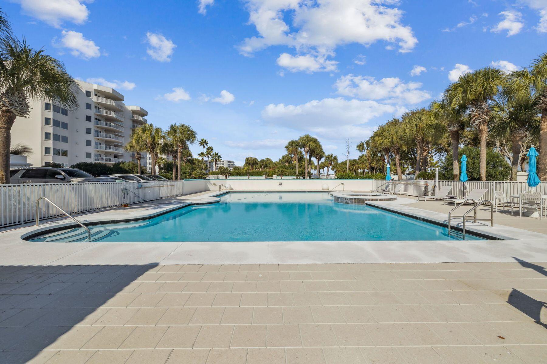 THE ULTIMATE CONDO - Residential
