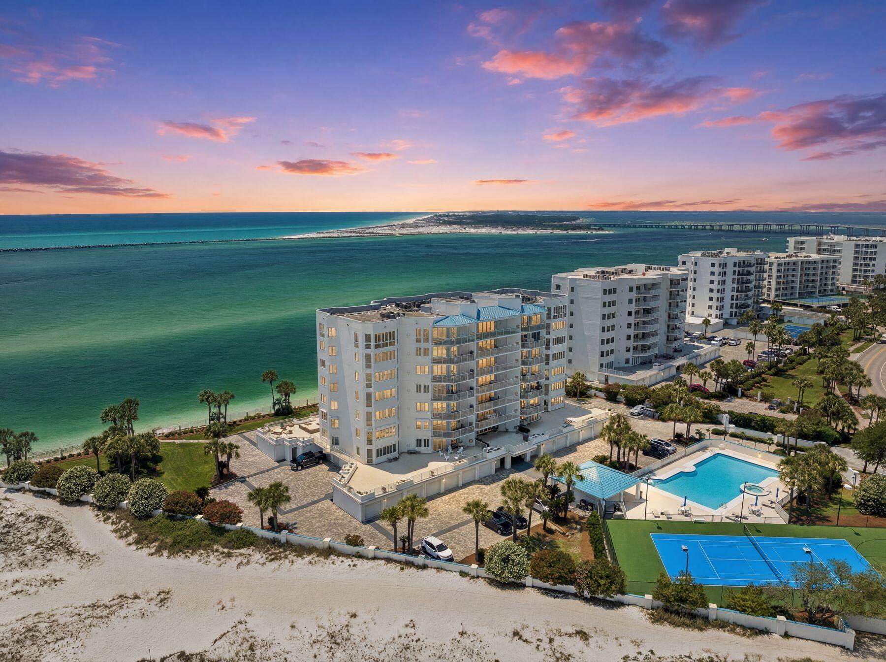 THE ULTIMATE CONDO - Residential