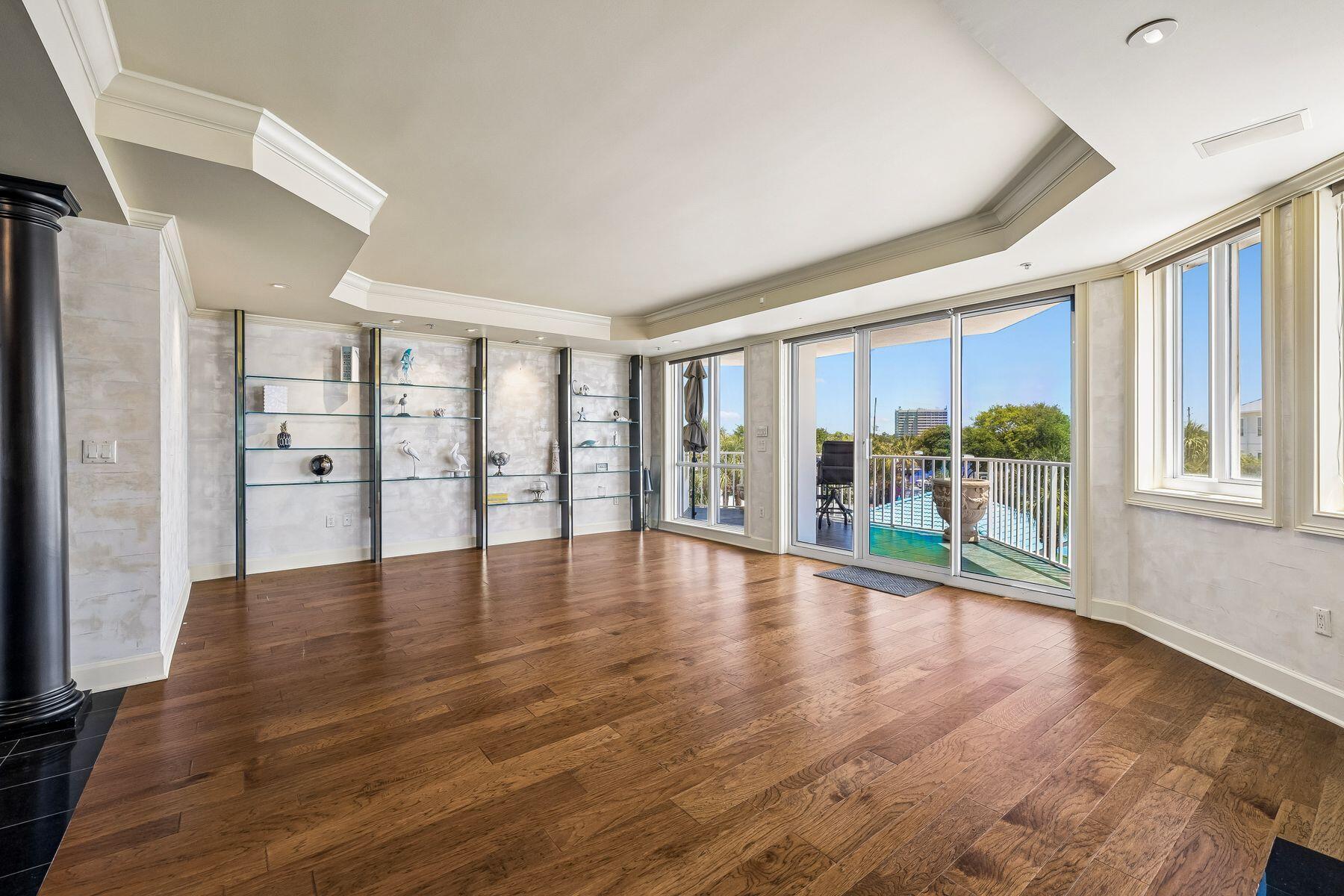 THE ULTIMATE CONDO - Residential